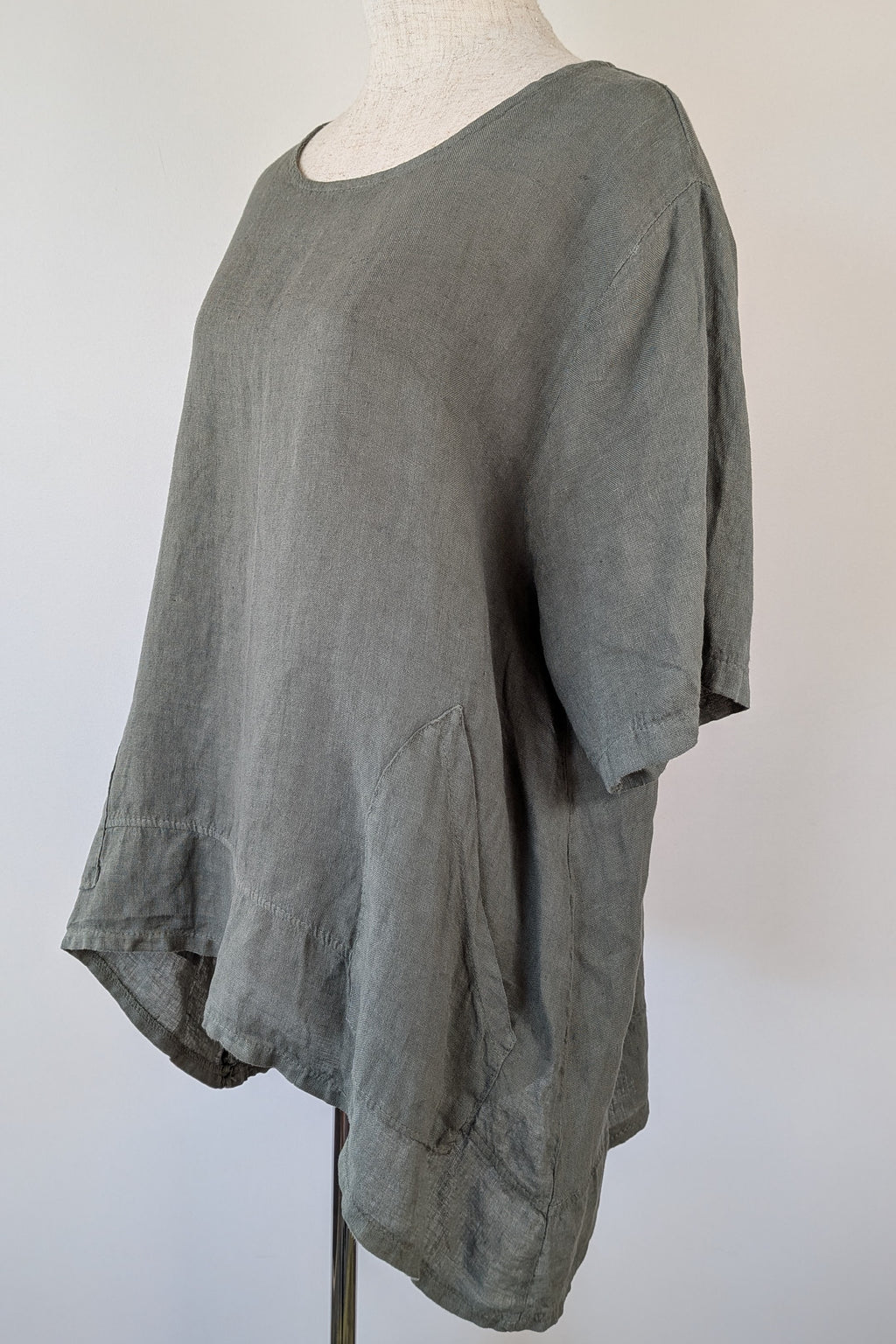 Dolce Vita Italian Linen Top in Khaki One Size