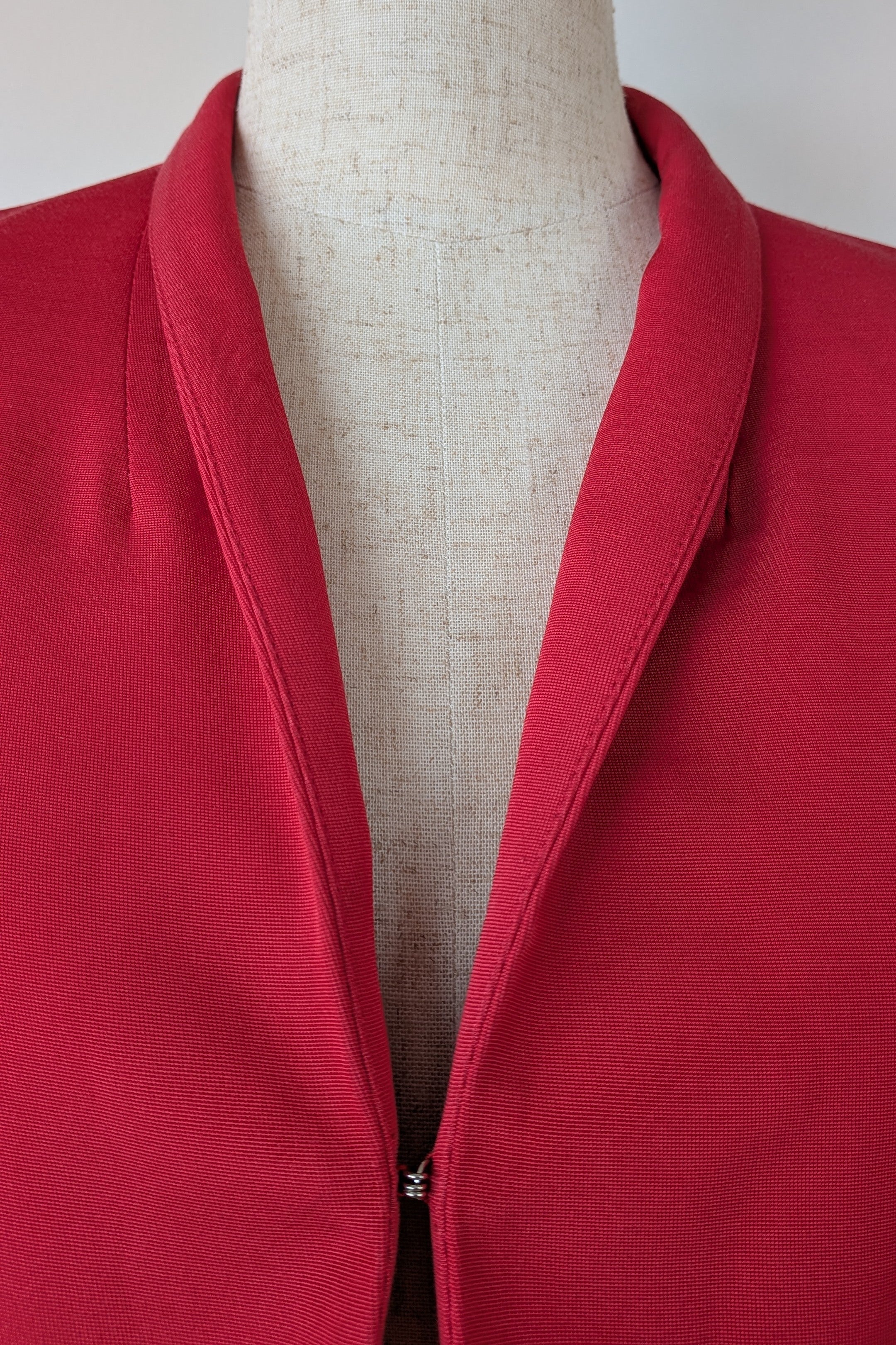 Perri Cutten Structured Cropped Blazer in Pink Size 10