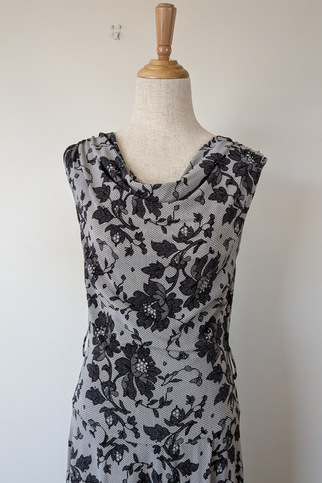 Vintage Y2K Tea Berry Floral Lace Cowl Neck Dress Size 8/10