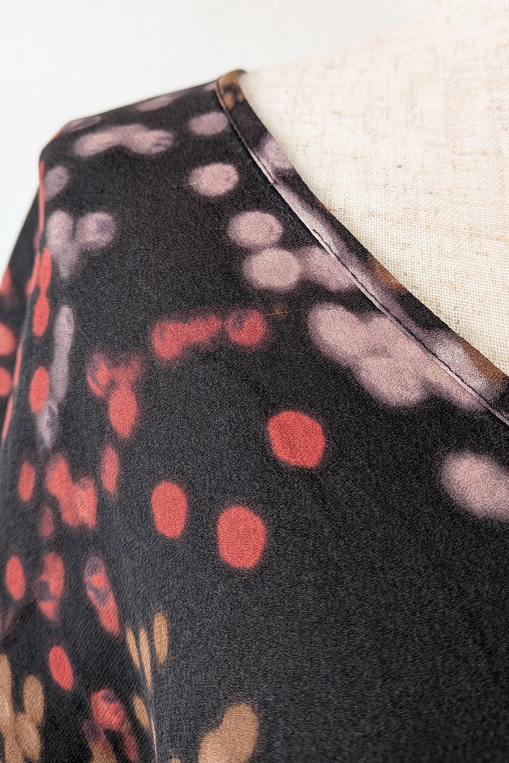 Vintage Y2K Kingan Jones 100% Silk Abstract Dot Top Size 12