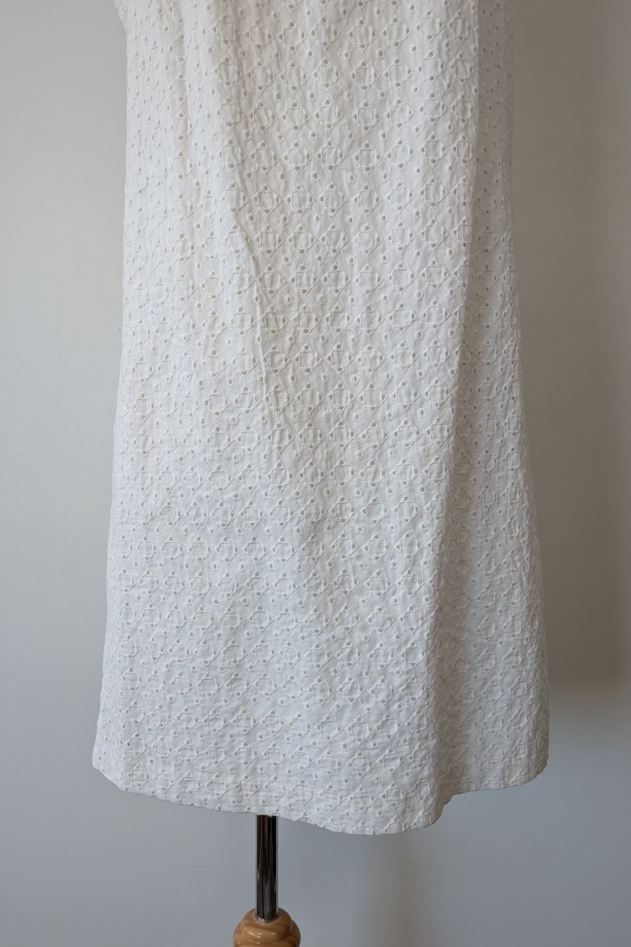 Inspyr Signature White Embroidered Halter Neck Dress Size 10 Brand New With Tags