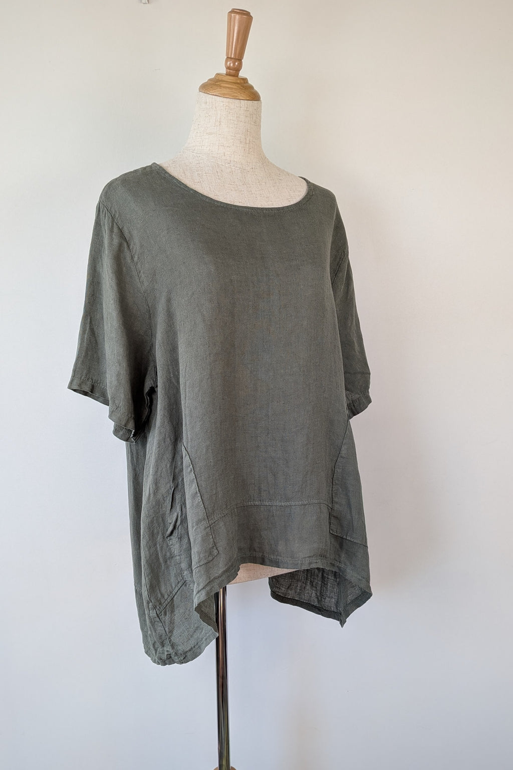 Dolce Vita Italian Linen Top in Khaki One Size