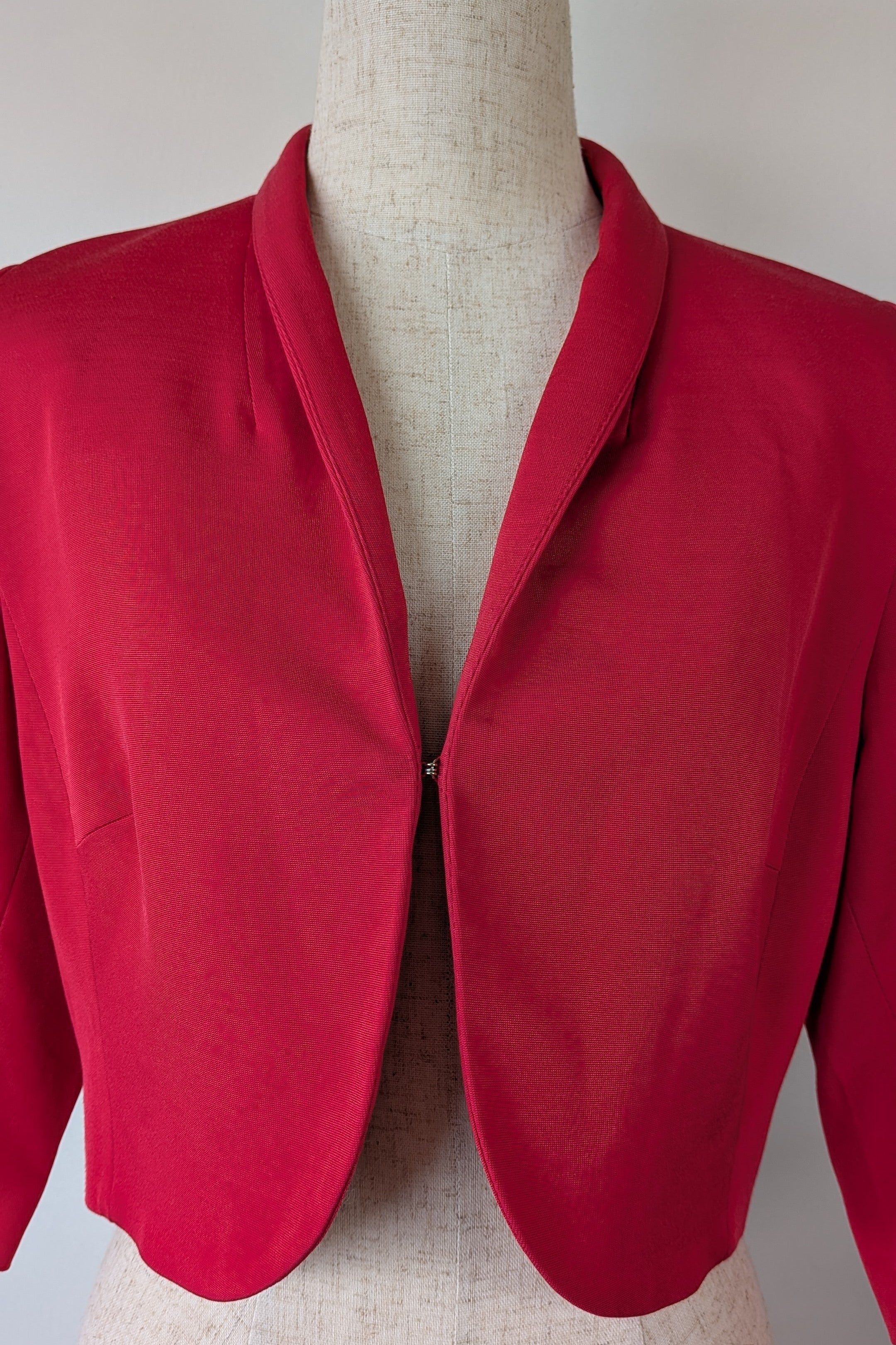 Perri Cutten Structured Cropped Blazer in Pink Size 10
