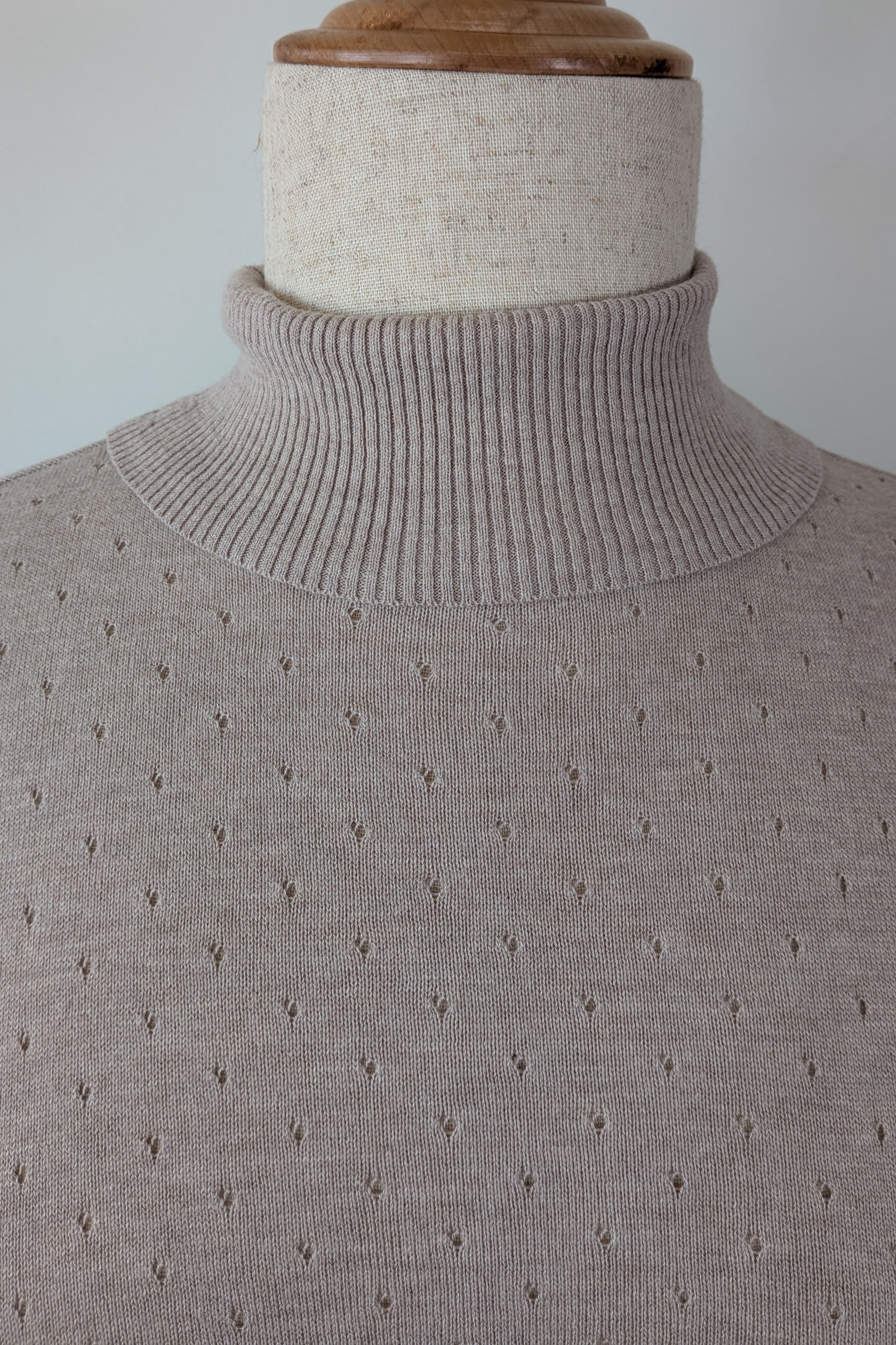 Khoko Pointelle Roll Neck Cinnamon Jumper Size L Brand New With Tags RRP $49.95