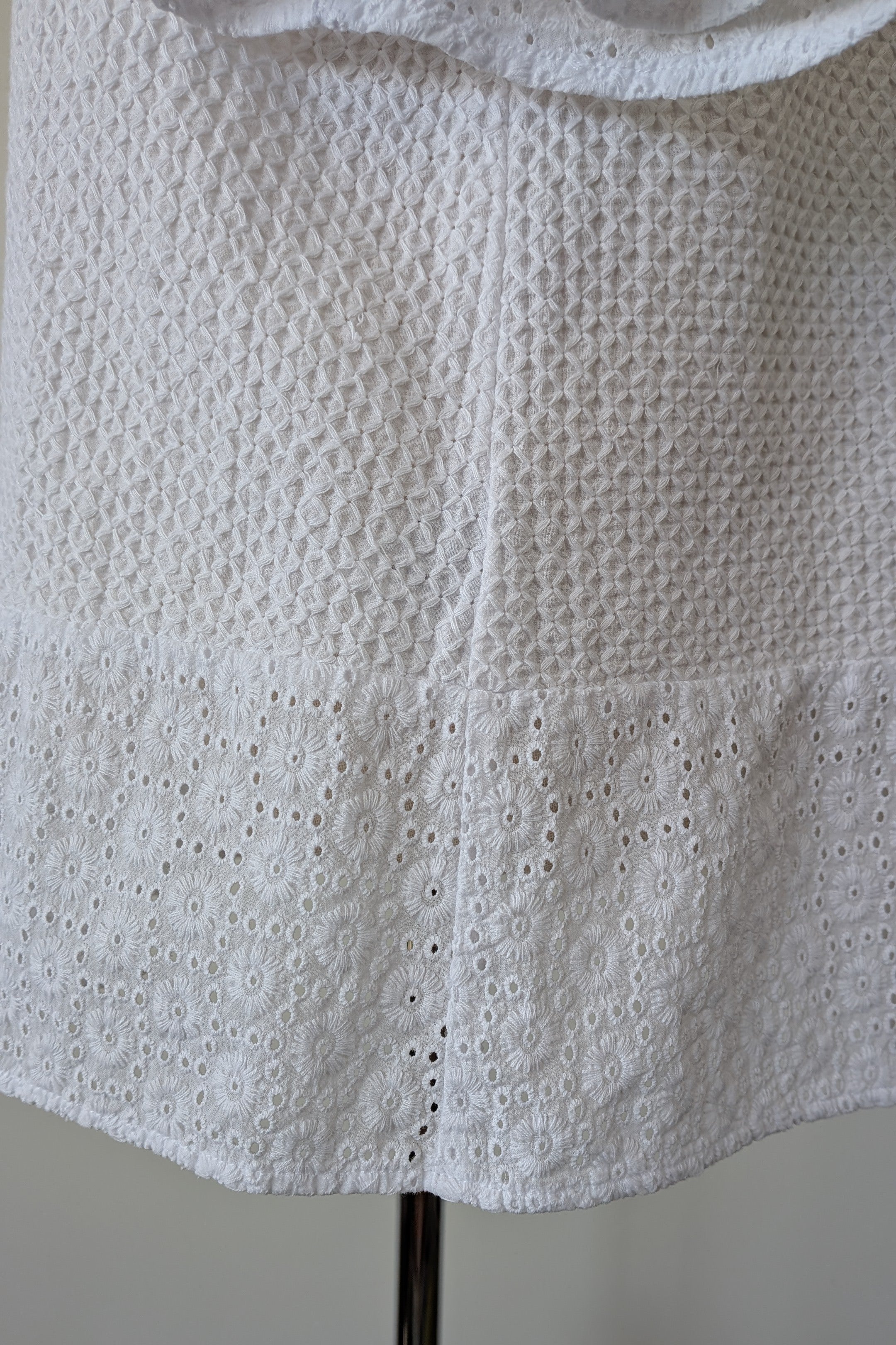 Blue Illusion 100% Organic Cotton White Embroidered Bell Sleeve Shirt Size M