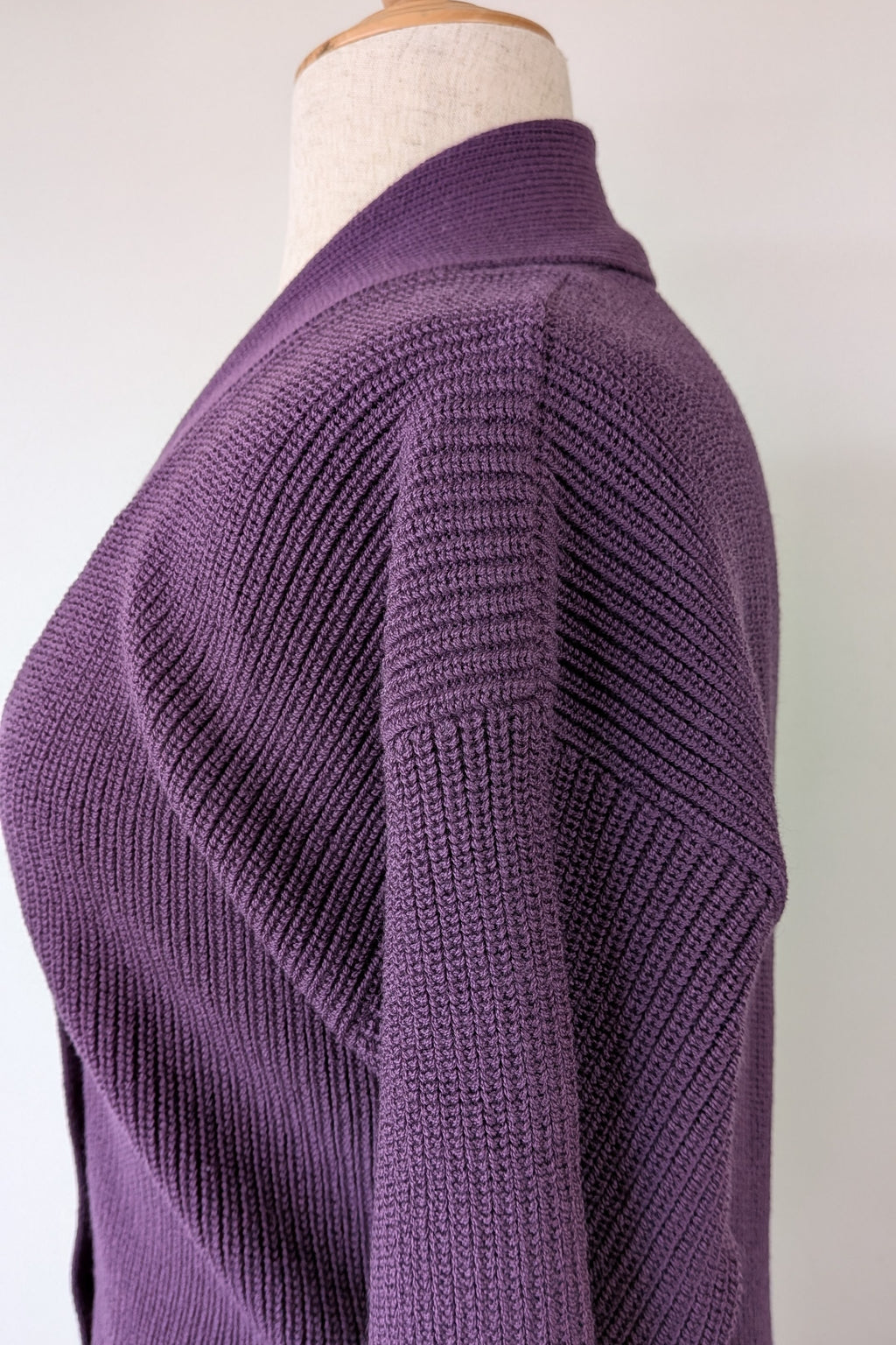 Vintage 80s Casaveen Pure New Wool Purple Cardigan (Made in Tasmania) Size 14