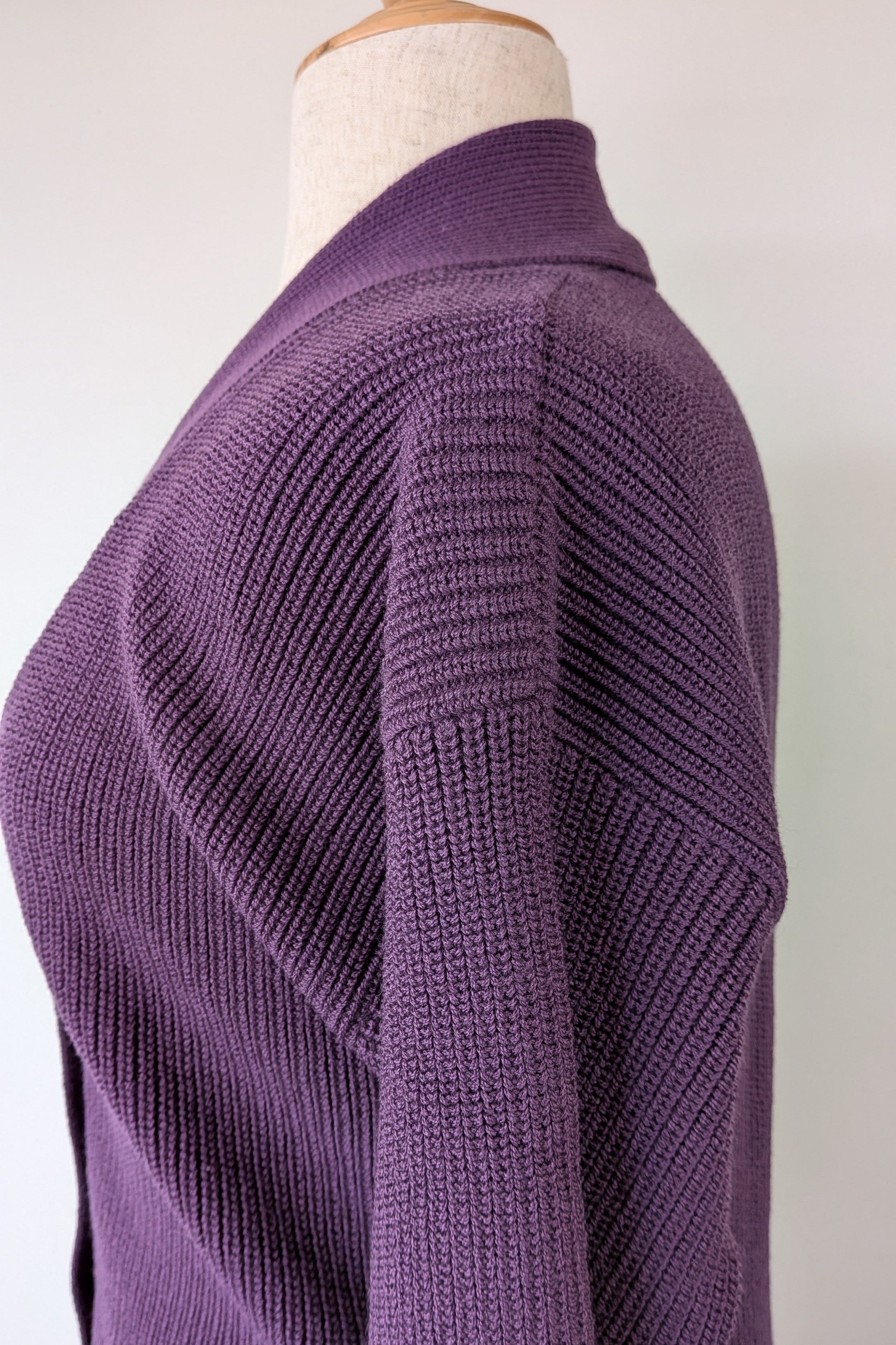 Vintage 80s Casaveen Pure New Wool Purple Cardigan (Made in Tasmania) Size 14