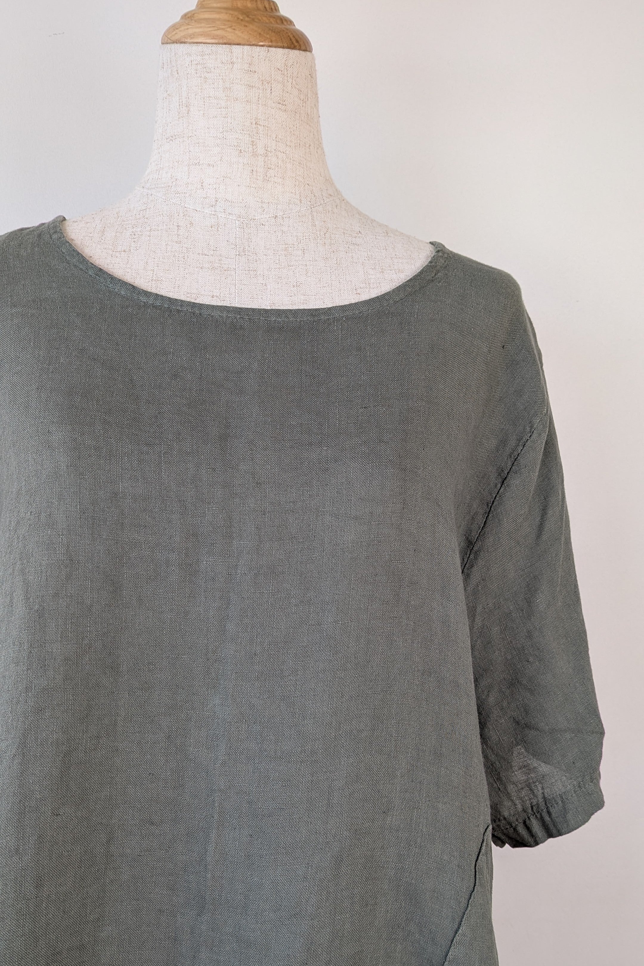 Dolce Vita Italian Linen Top in Khaki One Size