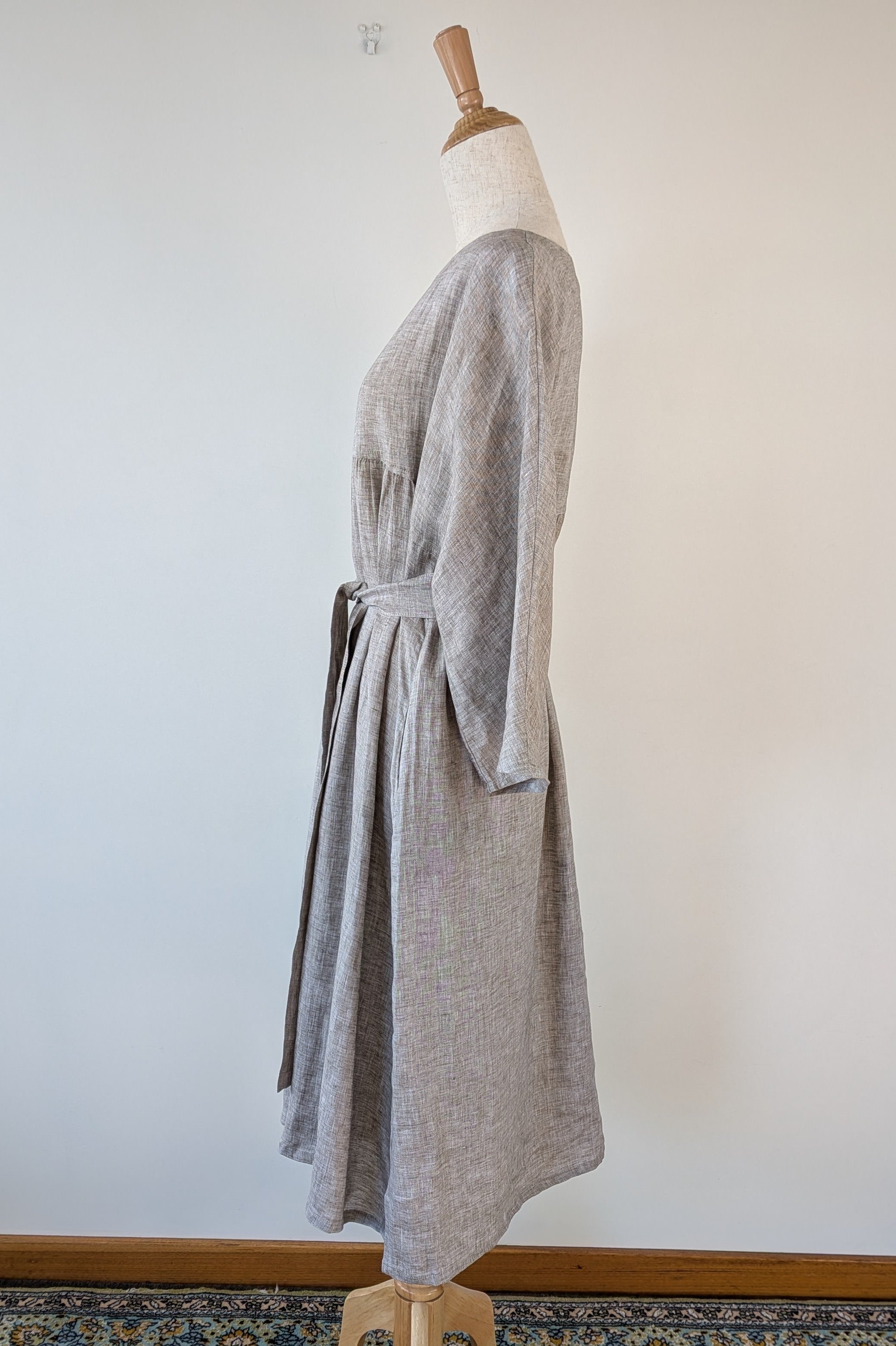 Stella Moda Linen Midi Dress in Grey in One Size