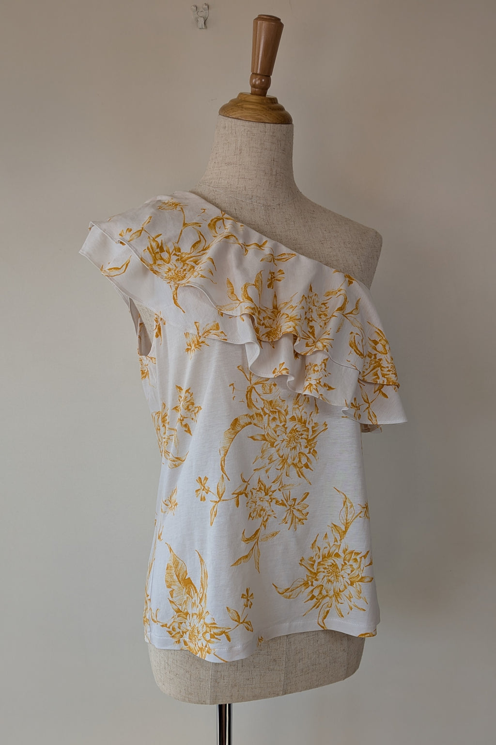 Witchery One Shoulder Ruffle Yellow Floral Top Size XS