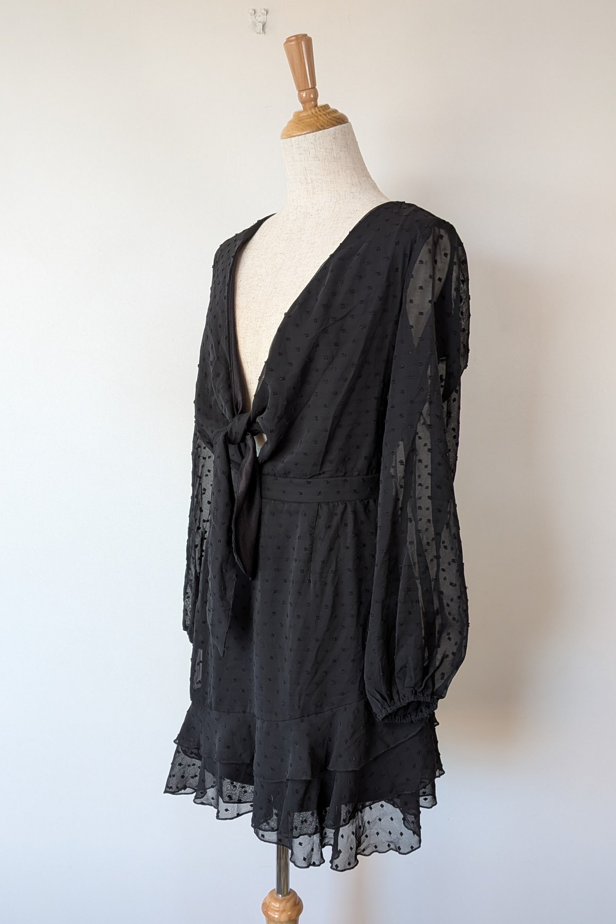 Boohoo Black Ruffle Hem Dobby Chiffon Mini Dress Size 8/10 Brand New With Tags RRP $84