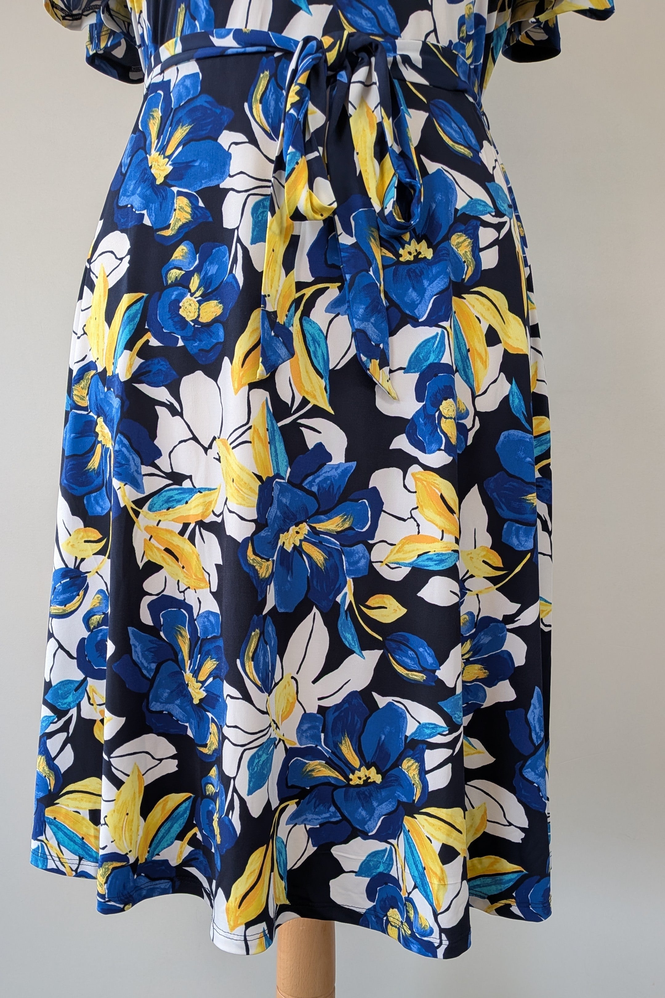 Jacqui E Blue Floral Dress Size XL Brand New With Tags RRP $149.95