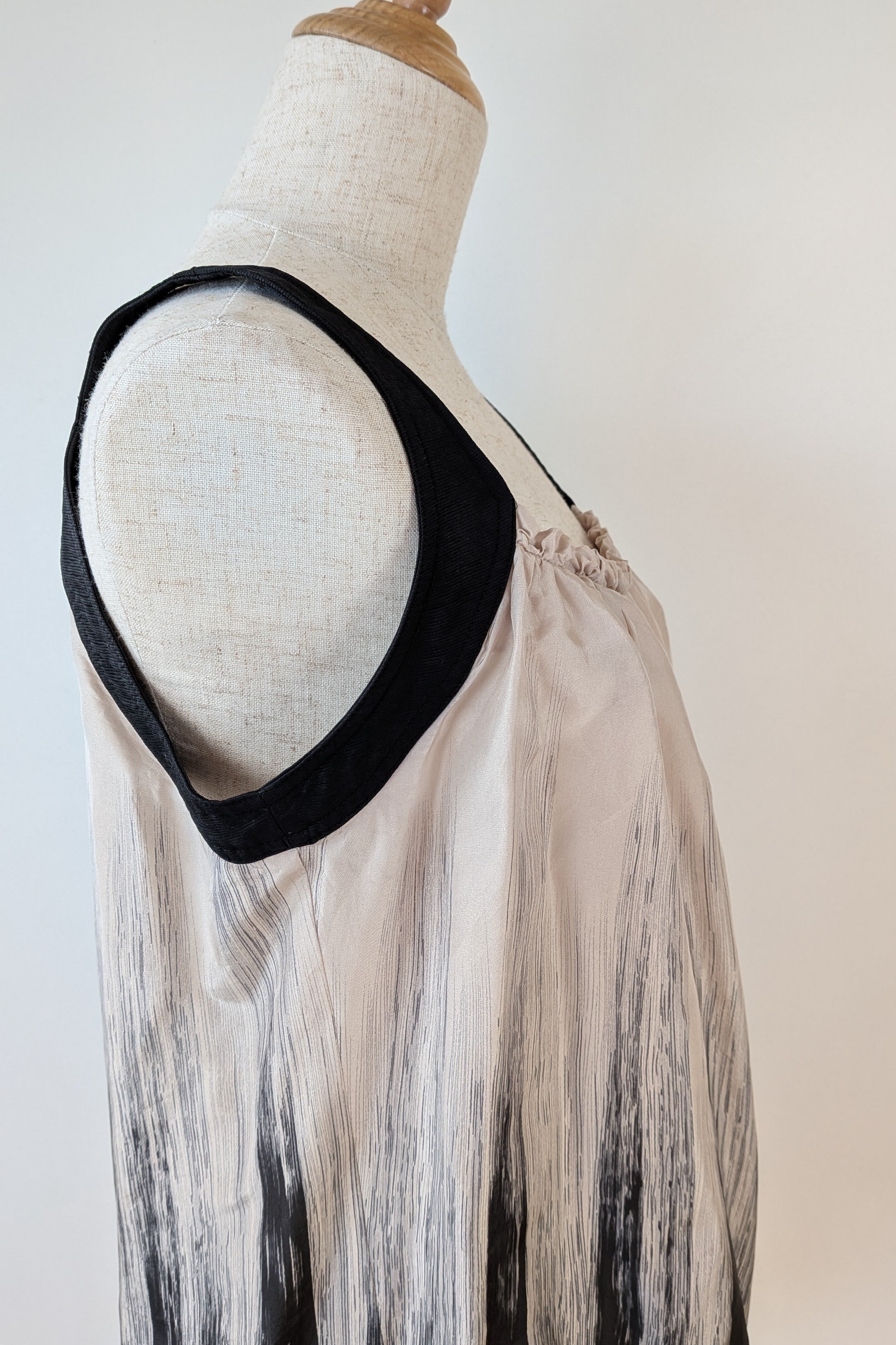 Jane Lamerton Petites Silk Abstract Monochrome Top Size 10