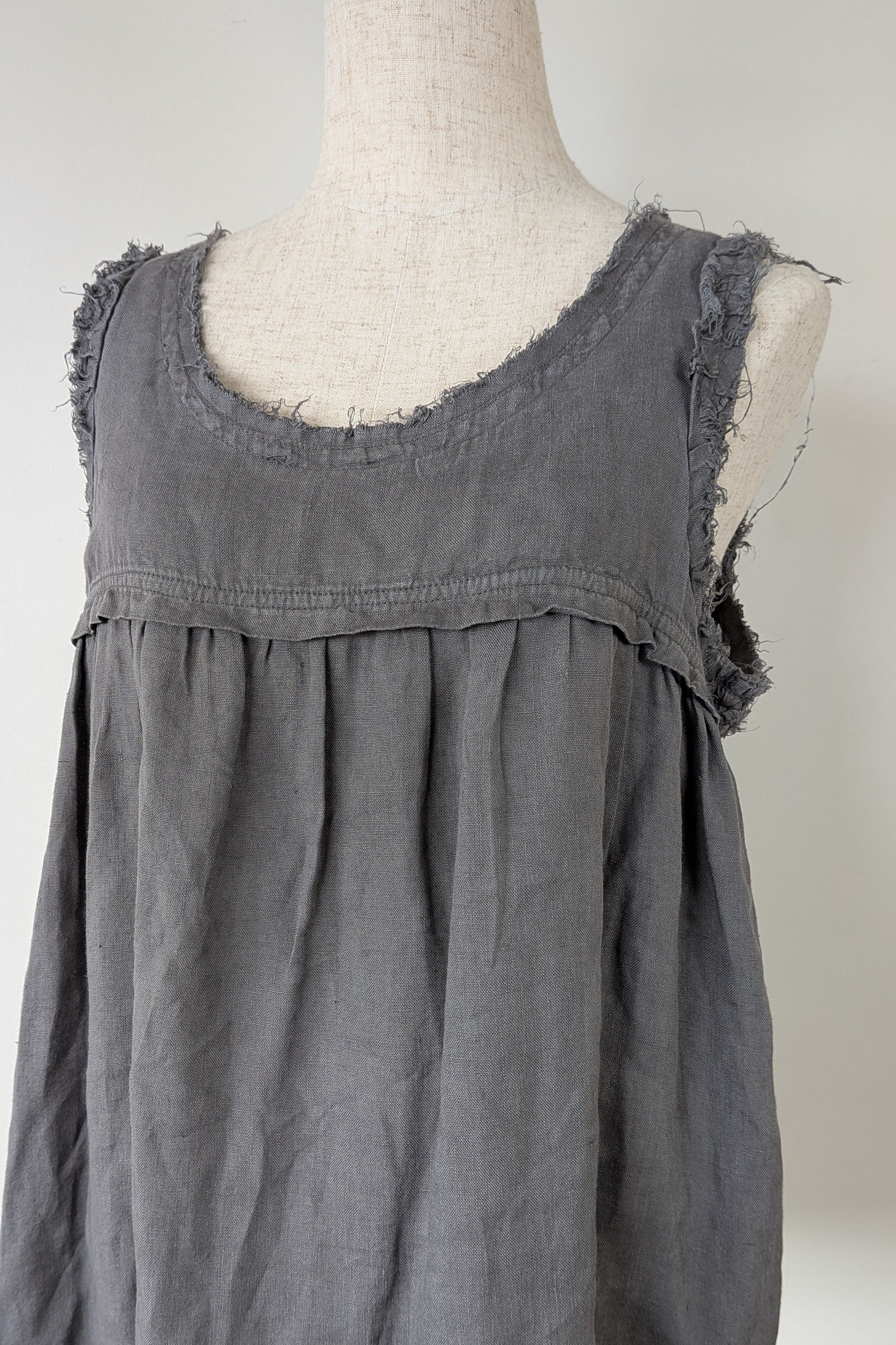 Montaigne Grey Pur Frayed Singlet Top in Linen Size S