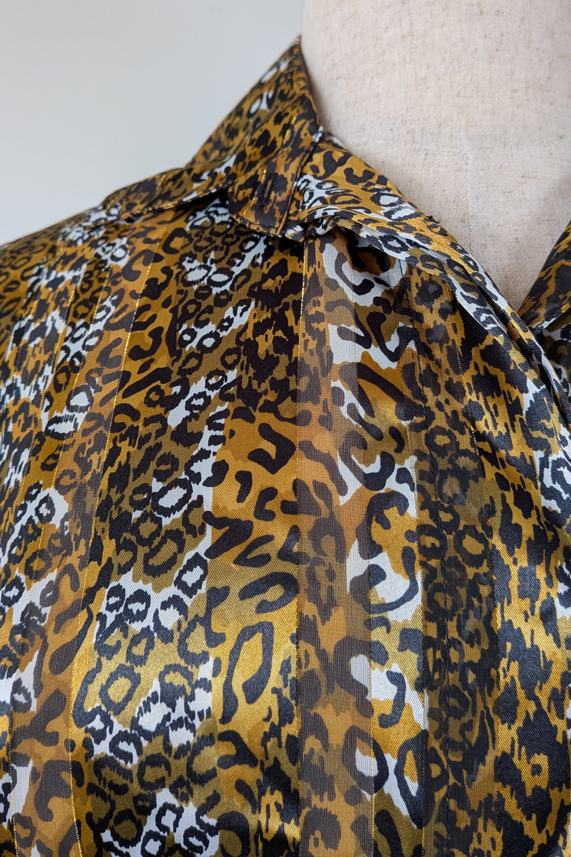 Vintage 90s Talkabout Leopard Print Shirt Size L