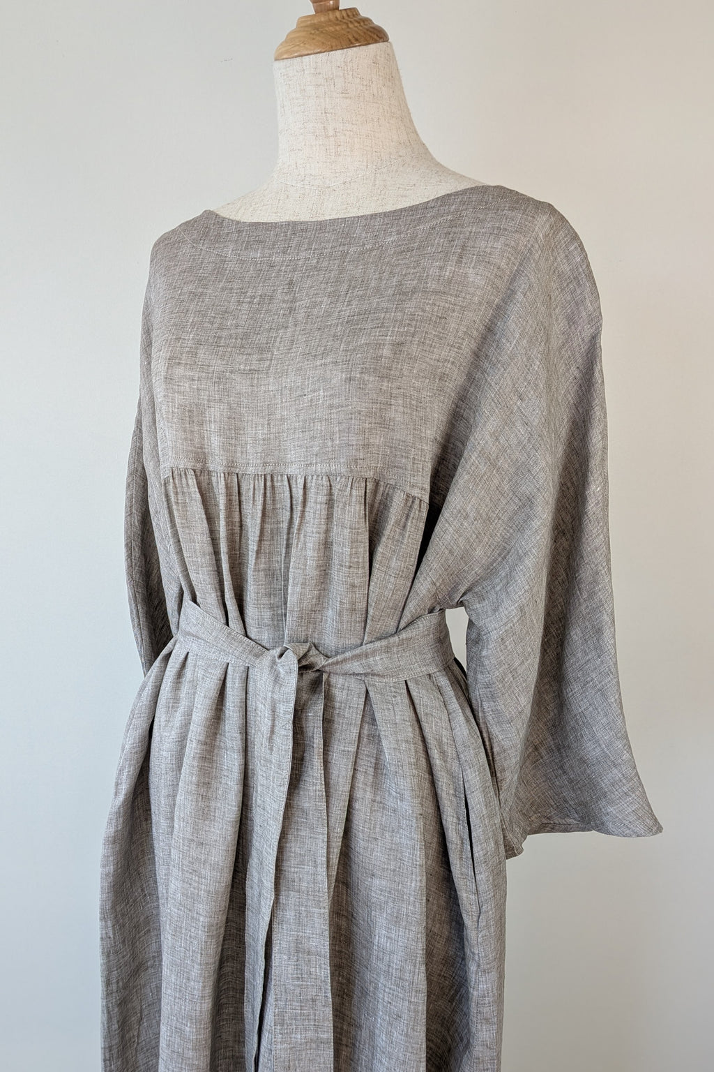 Stella Moda Linen Midi Dress in Grey in One Size