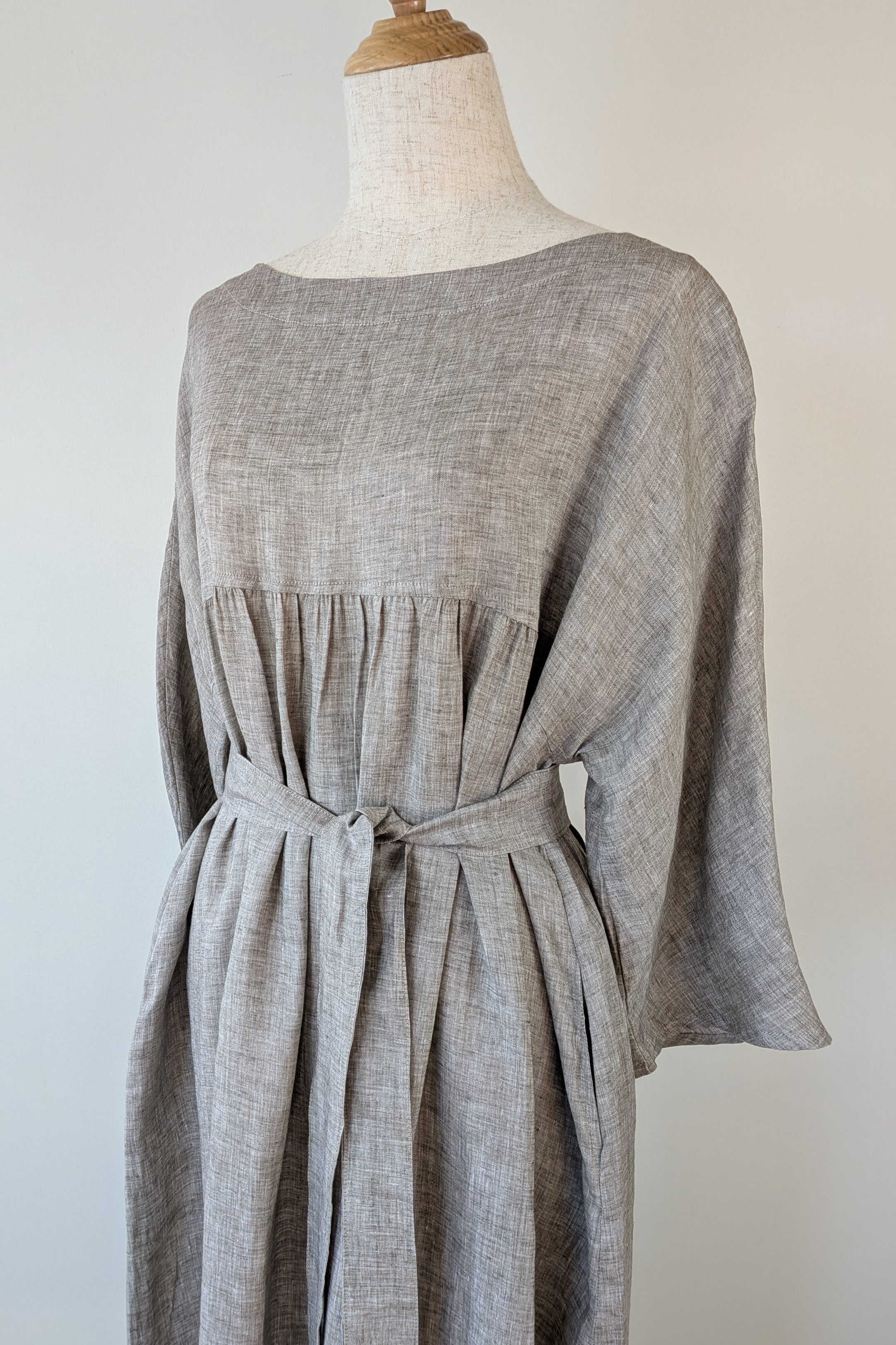 Stella Moda Linen Midi Dress in Grey in One Size