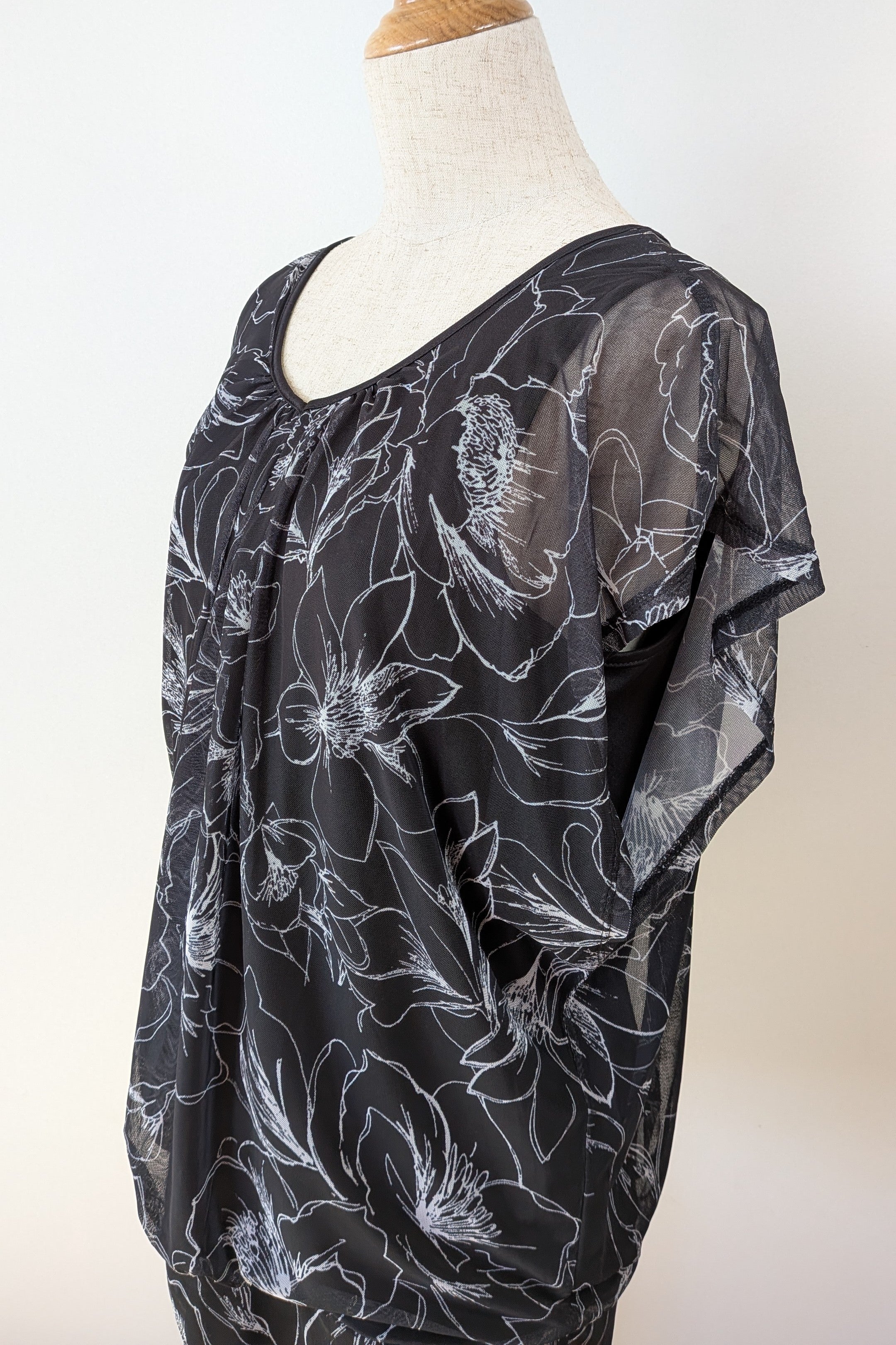 Millers Volume Mesh Monochrome Top Size 12 Brand New With Tags RRP $45