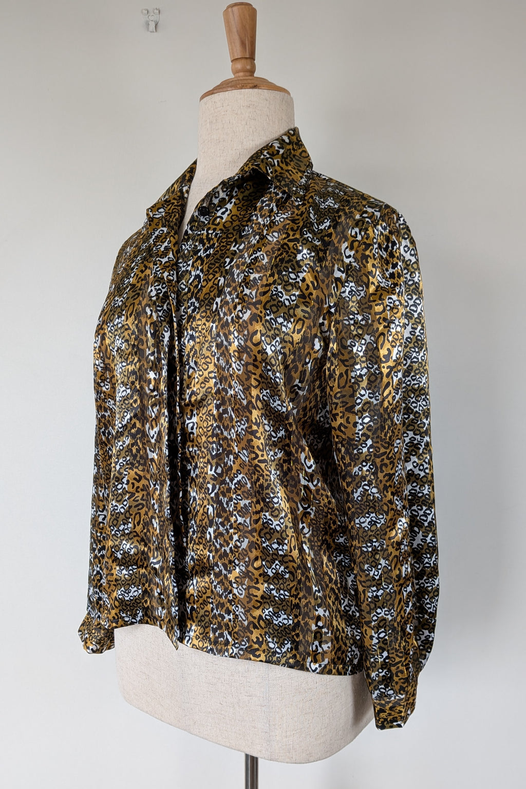 Vintage 90s Talkabout Leopard Print Shirt Size L
