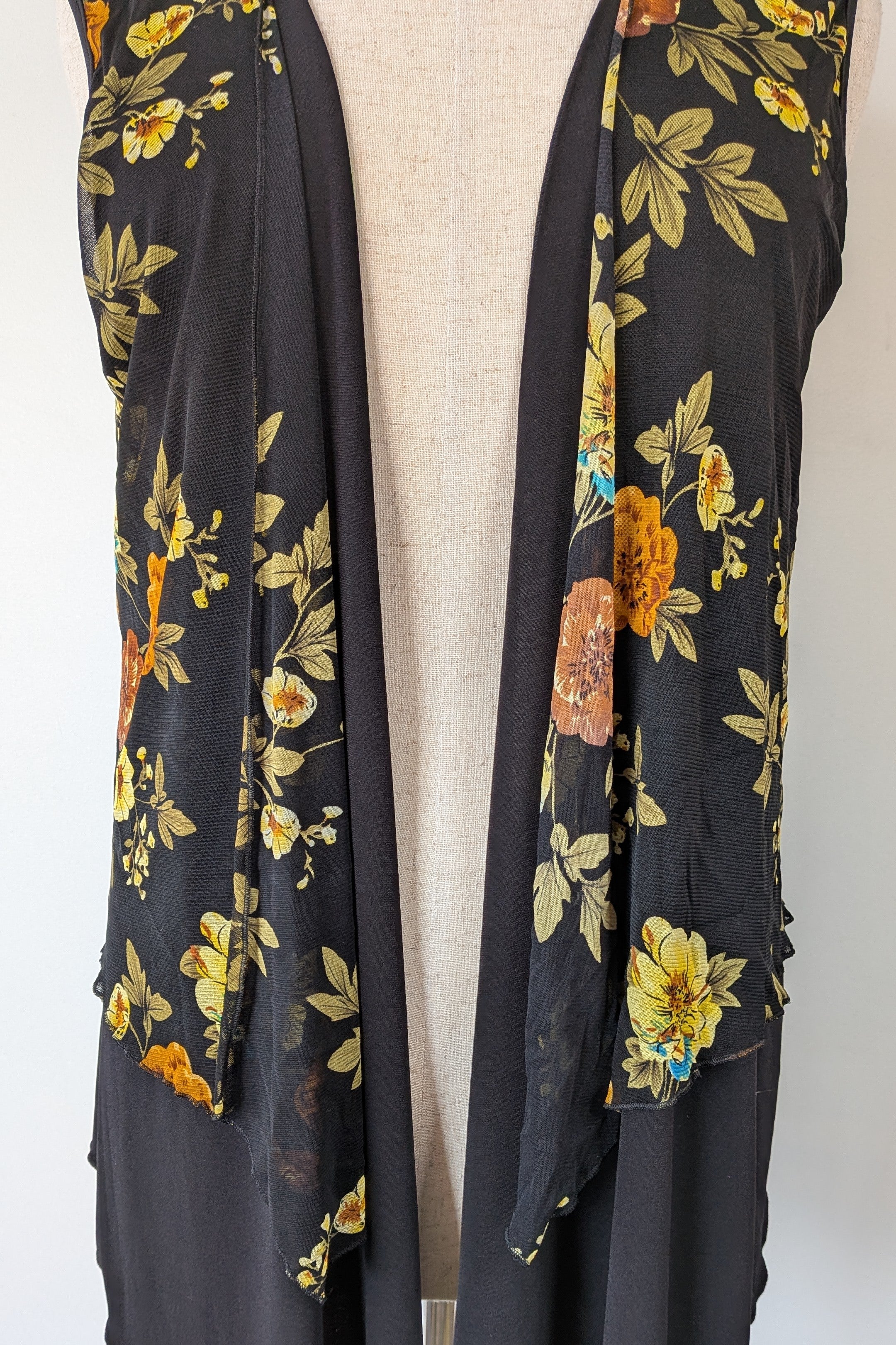 Veducci Yellow Floral Vest Cardigan Size 16 Brand New With Tags