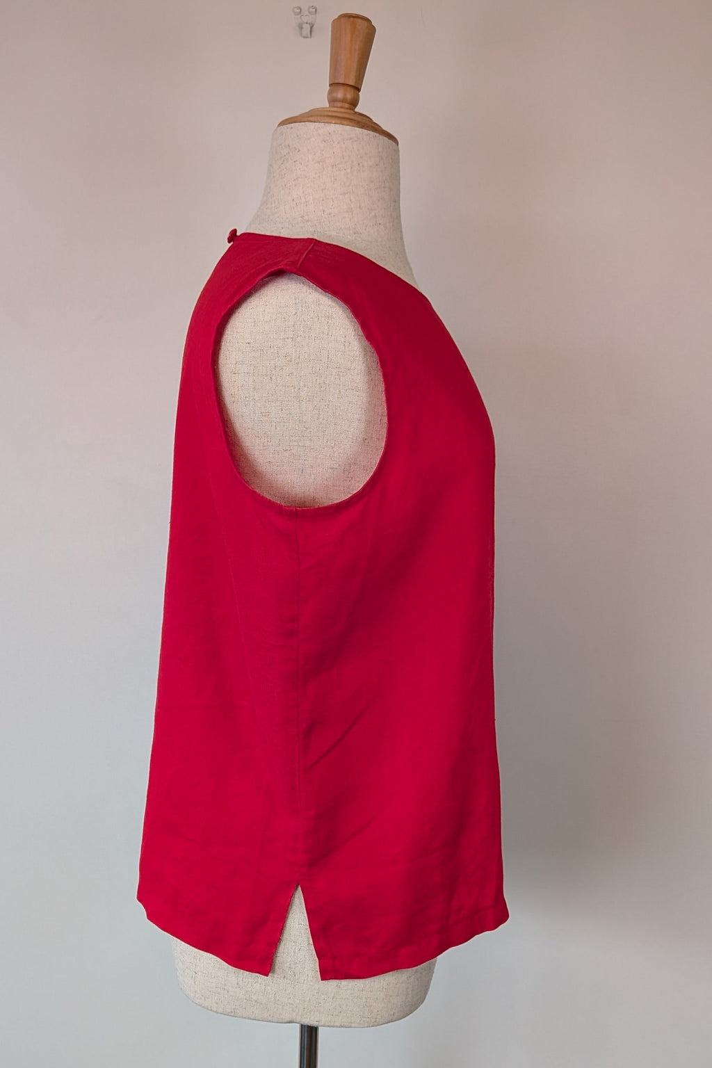 Vintage 90s Motto Red Sleeveless 100% Linen Shirt Size 16