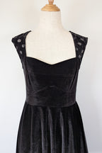Quirky Circus Black Velvet Sweetheart Skater Dress Size 10
