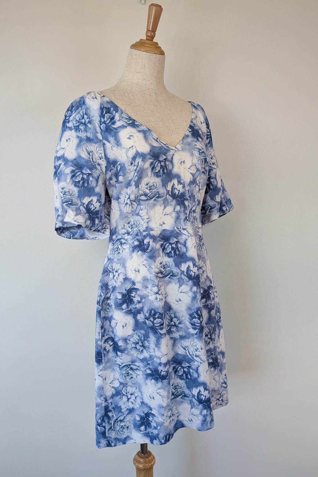 Tokito Blue & White Floral Puff Sleeve Dress Size 10