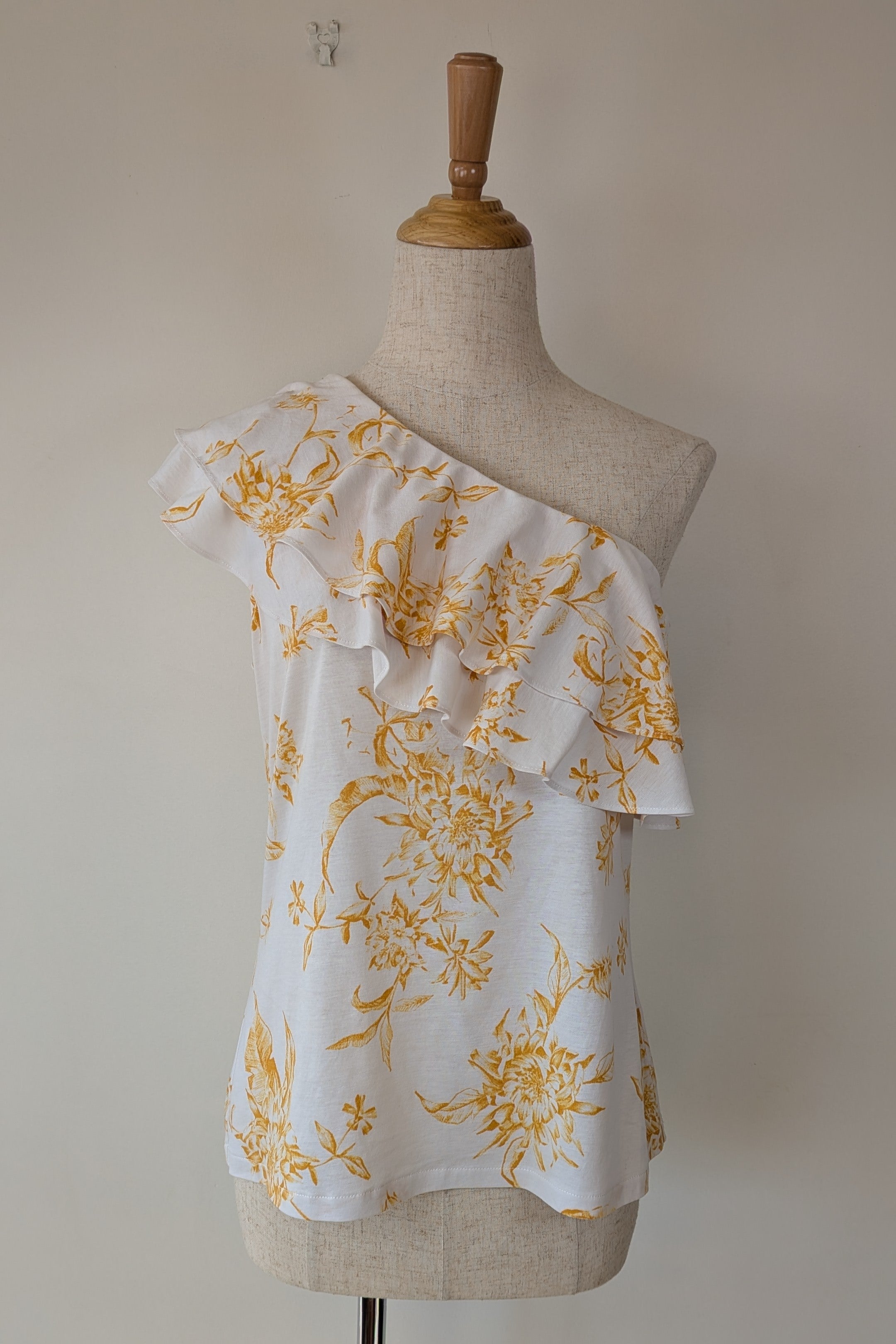 Witchery One Shoulder Ruffle Yellow Floral Top Size XS