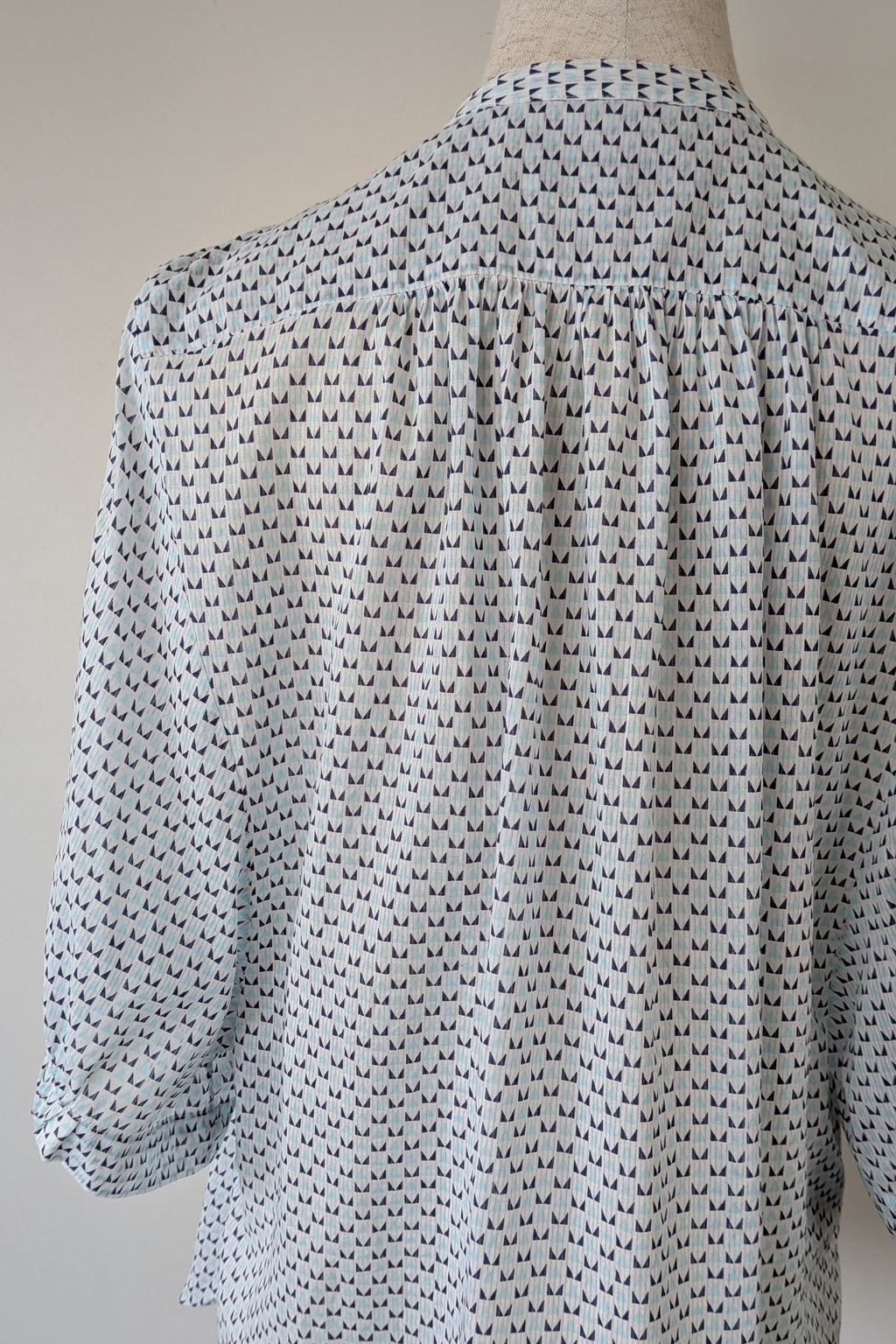 Country Road Blue Geometric Cotton Puff Sleeve Shirt Size S