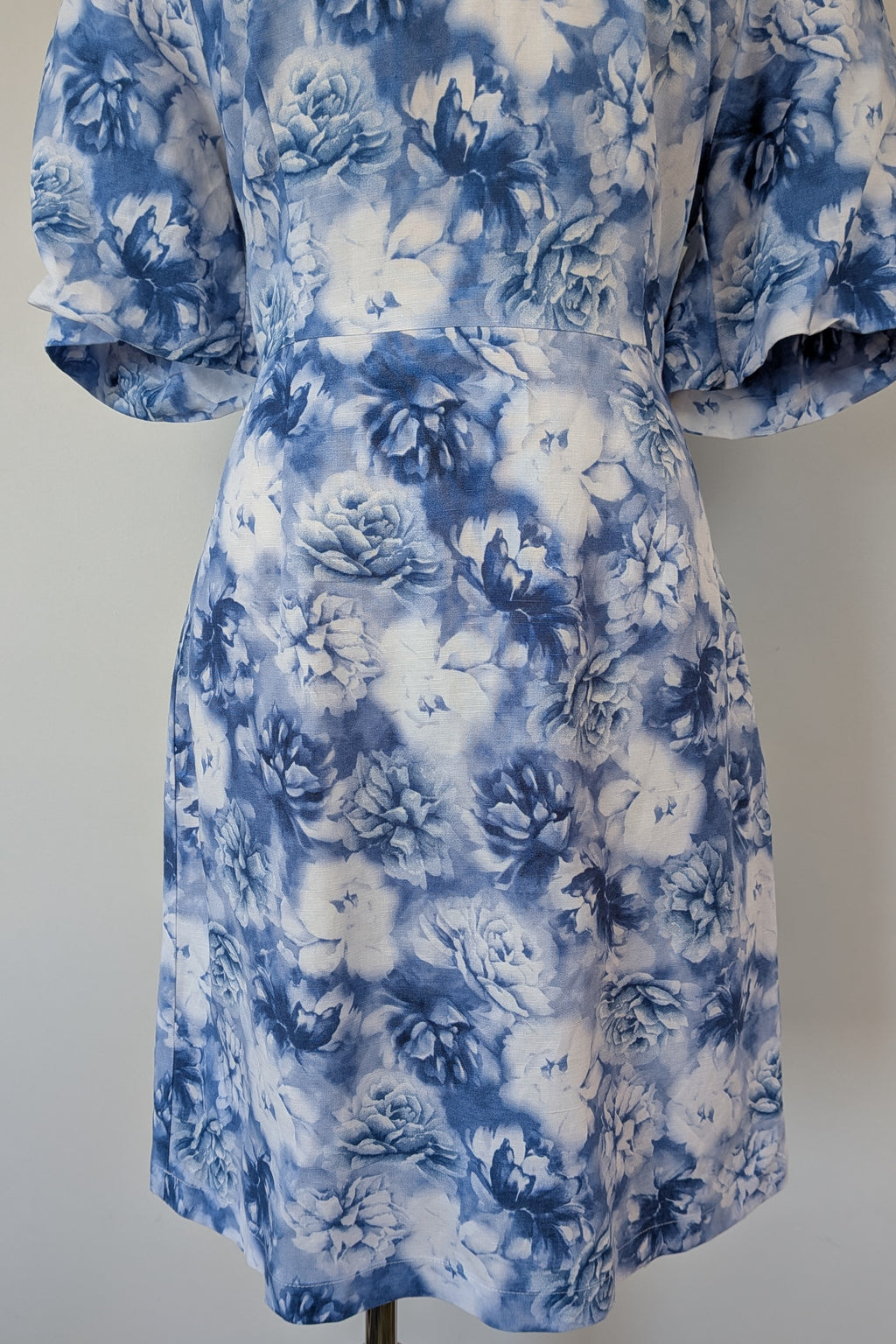 Tokito Blue & White Floral Puff Sleeve Dress Size 10