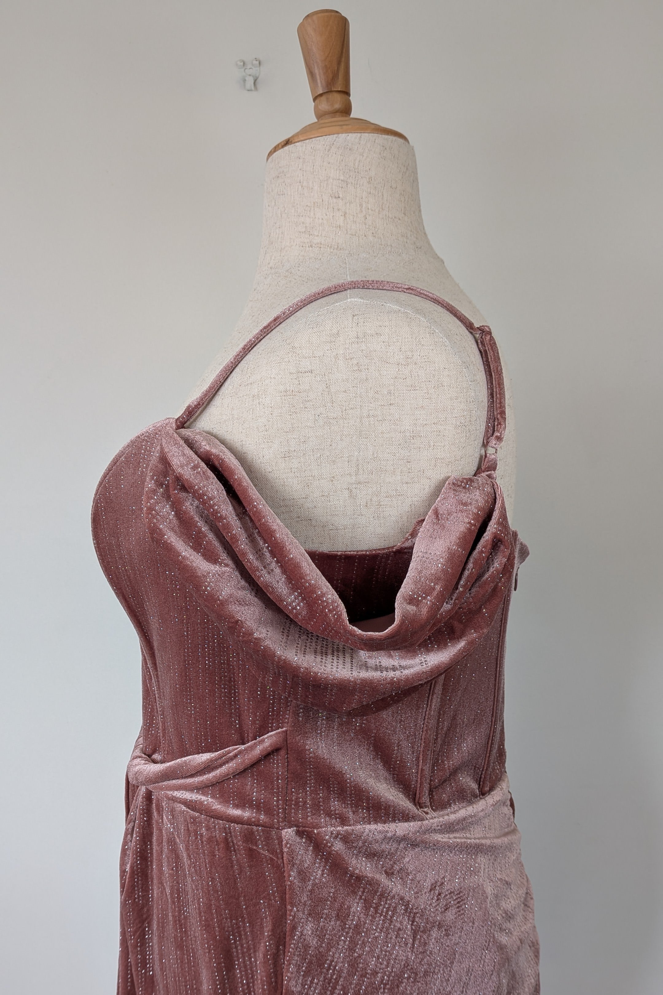 City Chic Jayla Cold Shoulder Velvet Rose Dress Size M