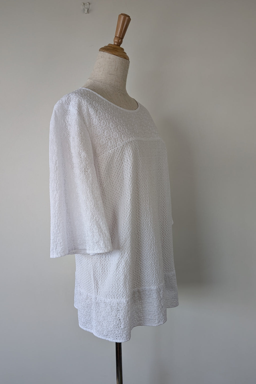 Blue Illusion 100% Organic Cotton White Embroidered Bell Sleeve Shirt Size M