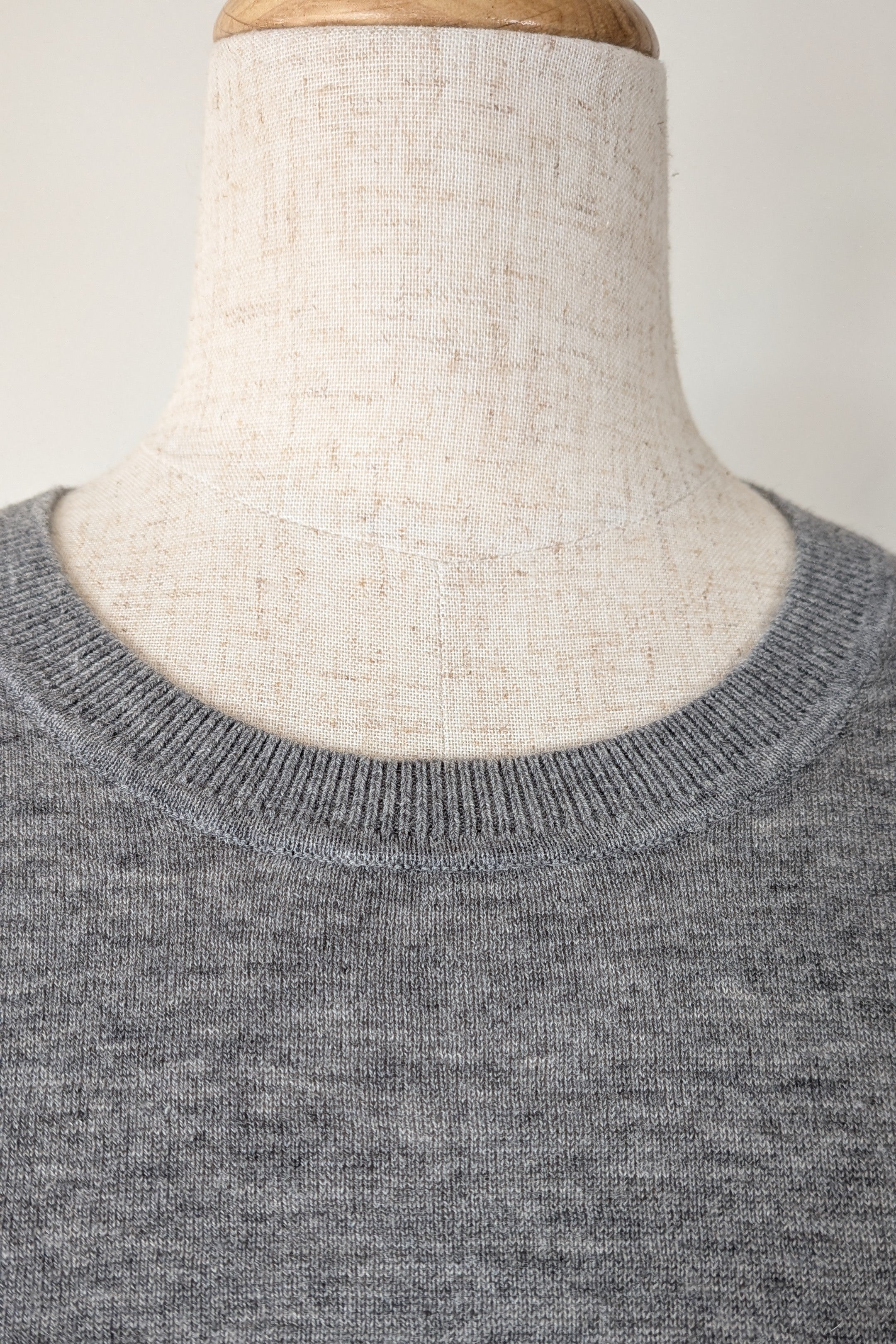 Country Road Grey Merino Wool & Silk Asymmetric Long Knit Top Size XXS