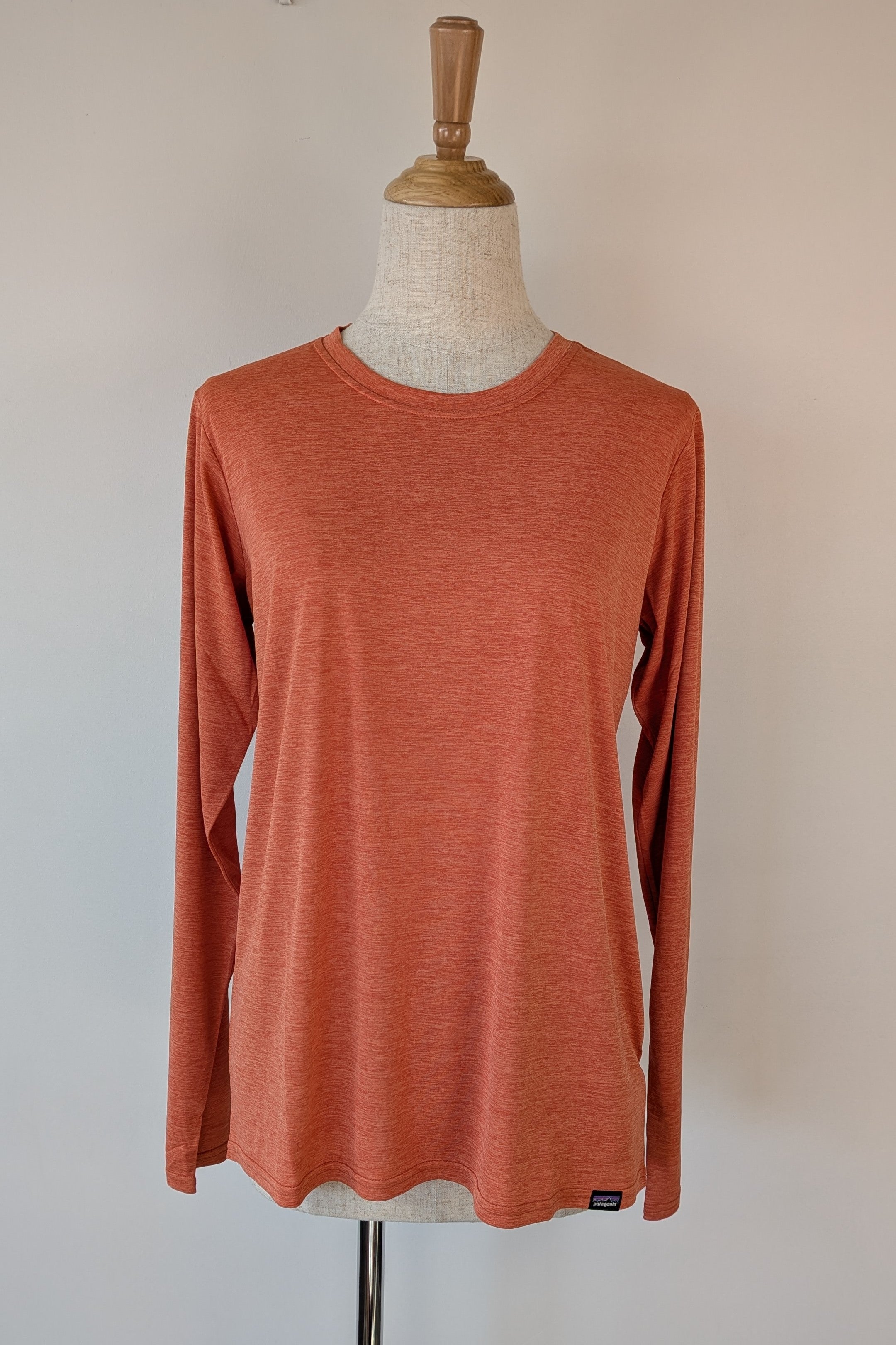 Patagonia Long Sleeved Capilene Cool Daily Shirt in Quartz Coral Size M Brand New With Tags RRP $79.95