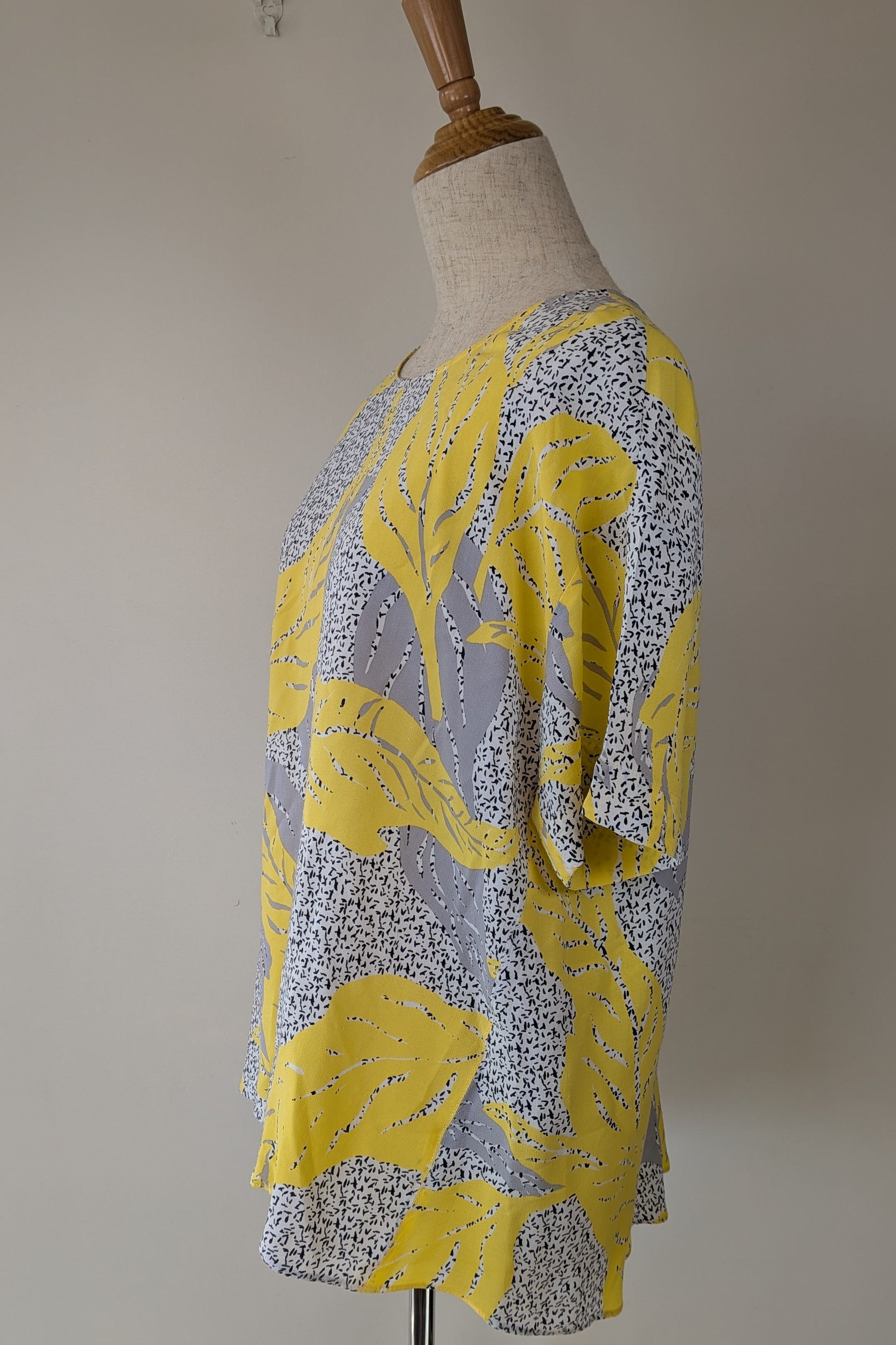 Country Road Tropical Print Woven Top Size M