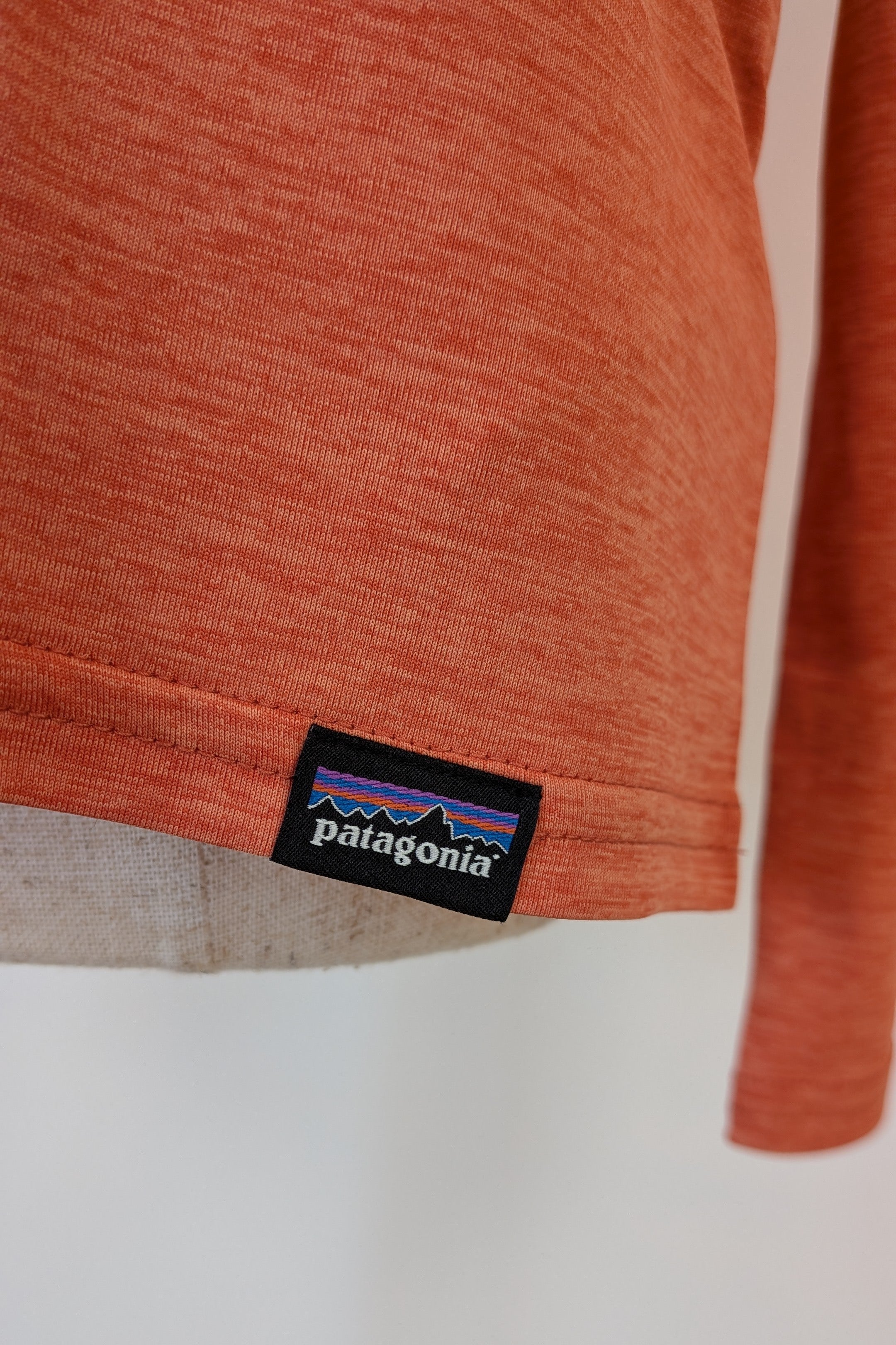 Patagonia Long Sleeved Capilene Cool Daily Shirt in Quartz Coral Size M Brand New With Tags RRP $79.95