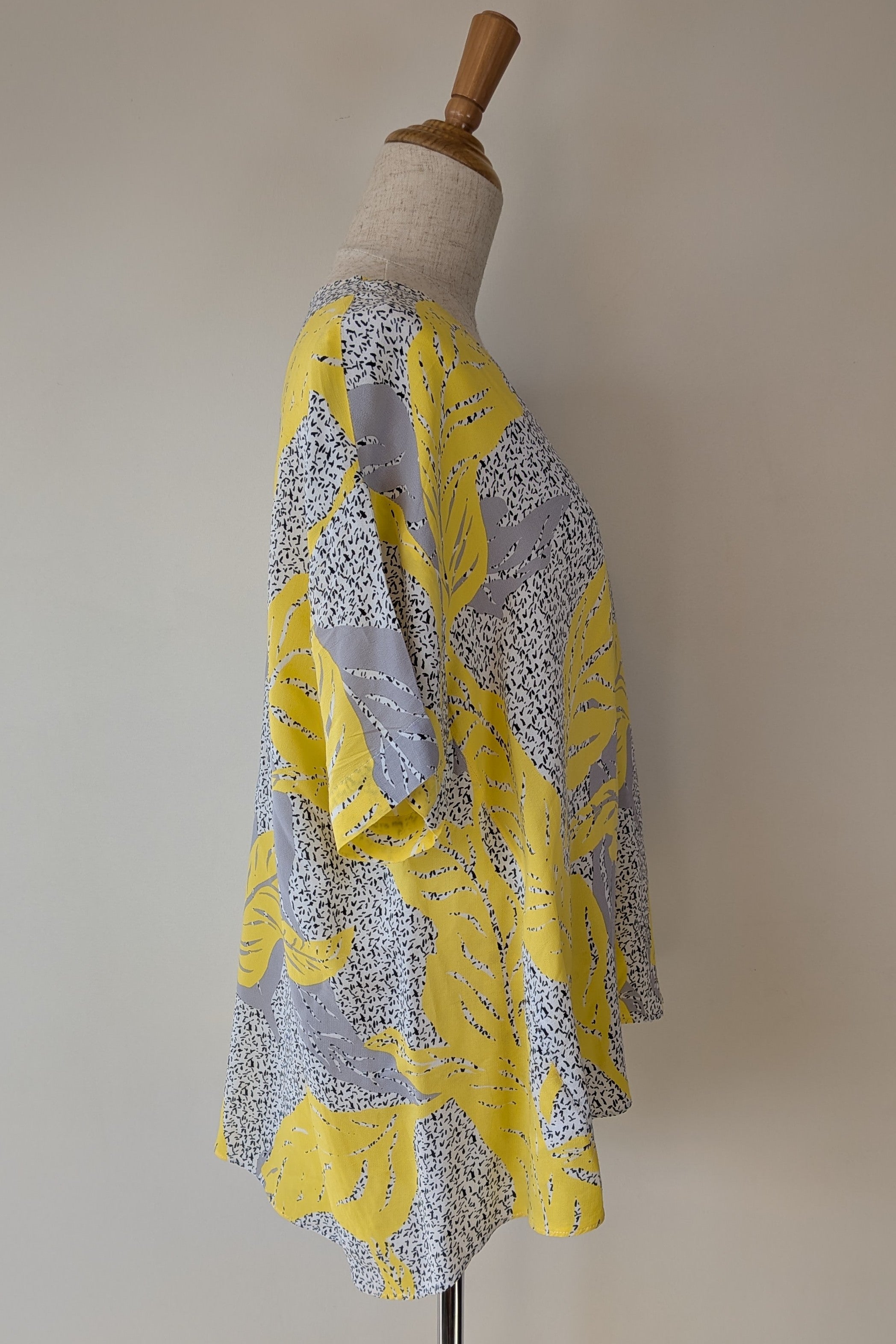 Country Road Tropical Print Woven Top Size M