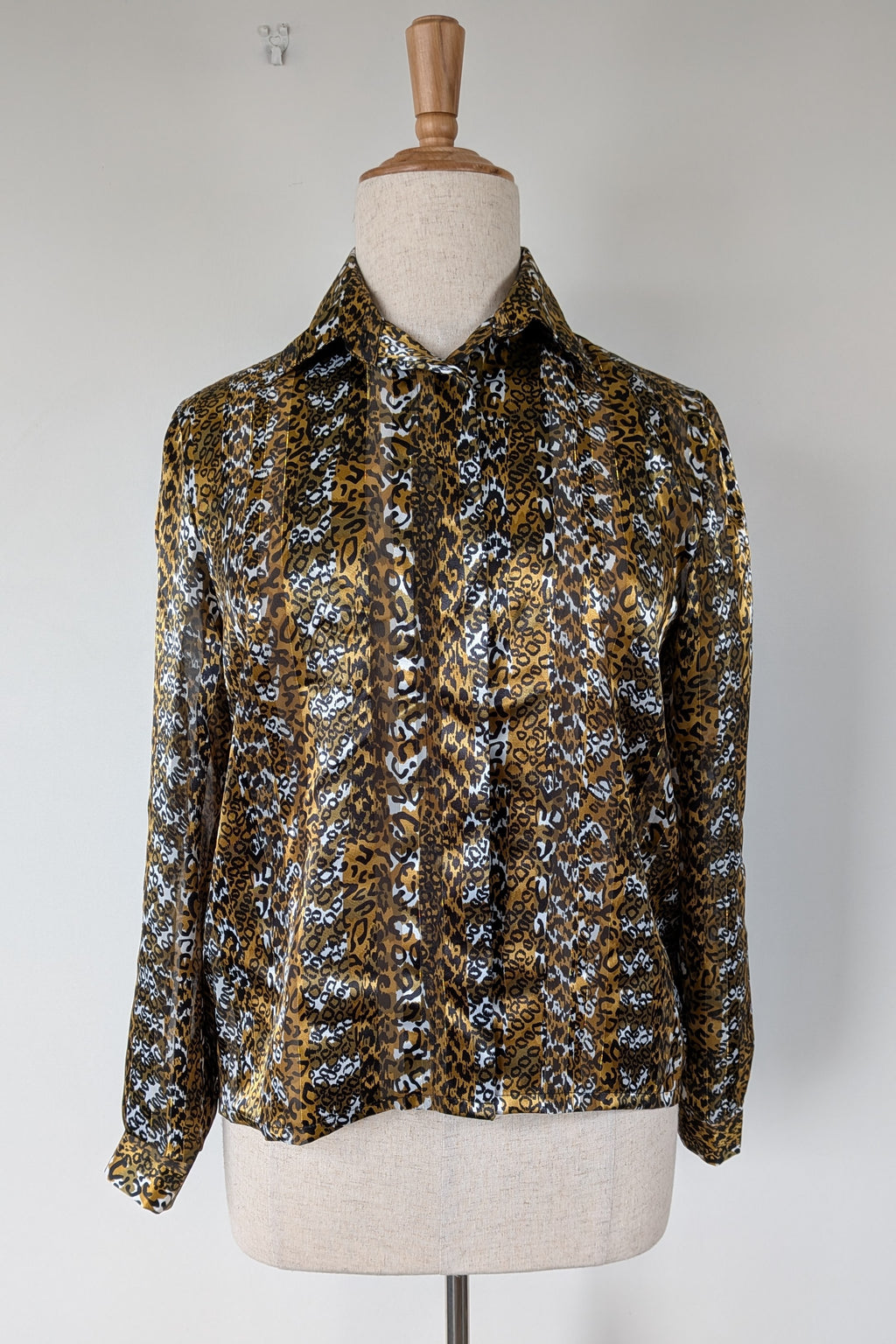 Vintage 90s Talkabout Leopard Print Shirt Size L