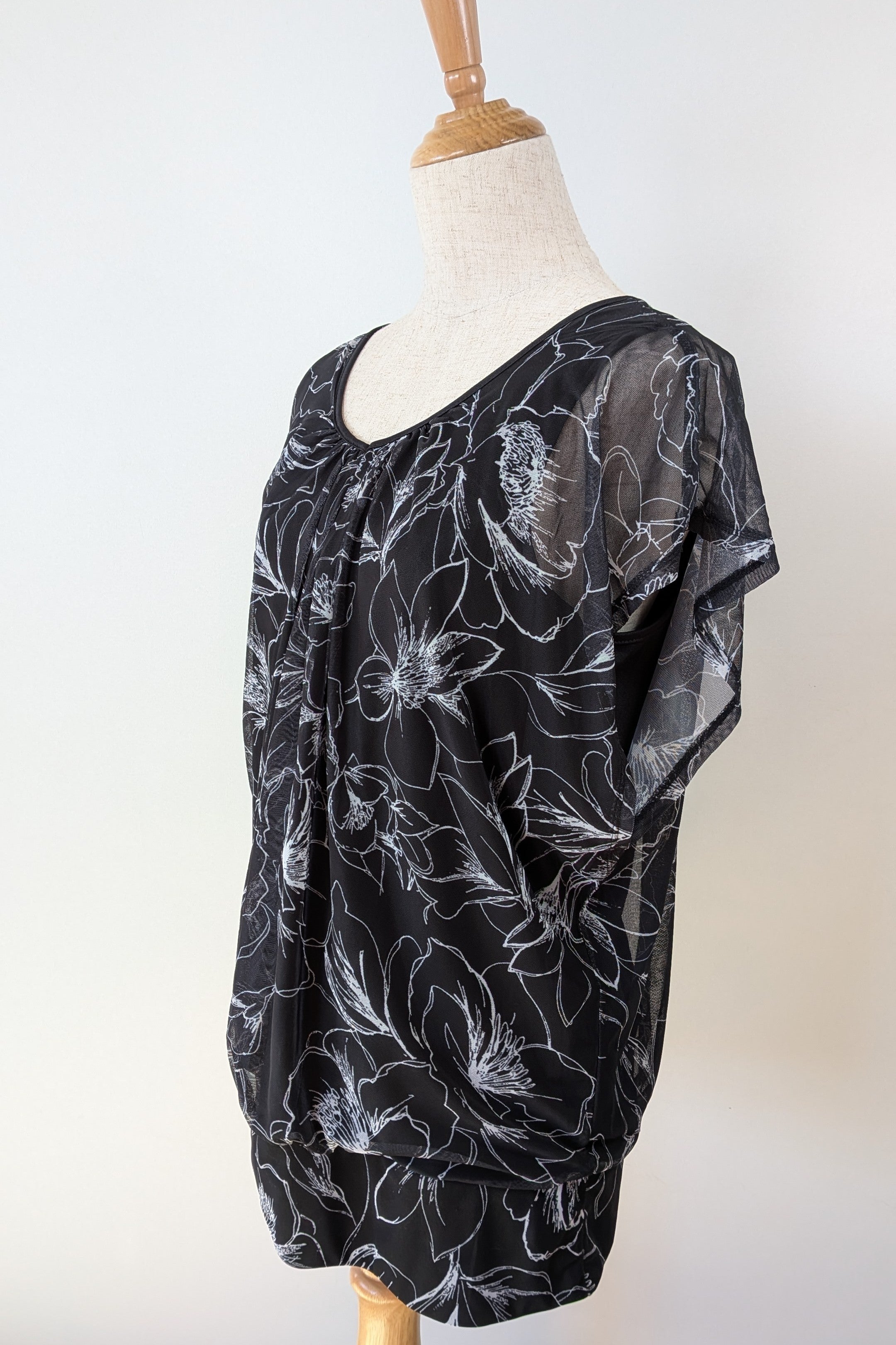 Millers Volume Mesh Monochrome Top Size 12 Brand New With Tags RRP $45
