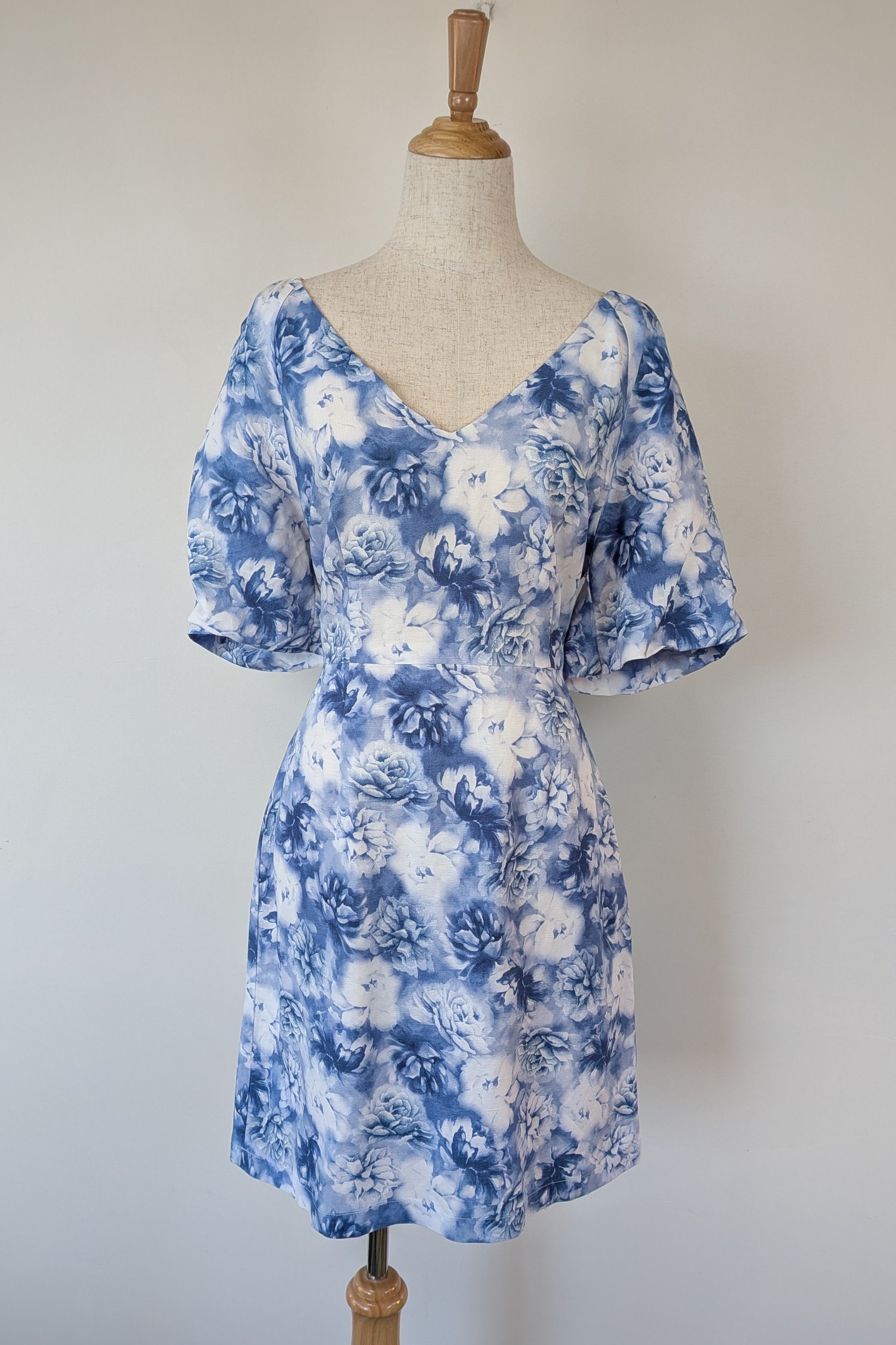 Tokito Blue & White Floral Puff Sleeve Dress Size 10