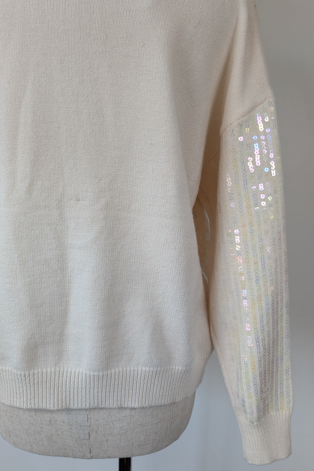 Vine Apparel White Wool Blend Iridescent Sequin Jumper Size M/L