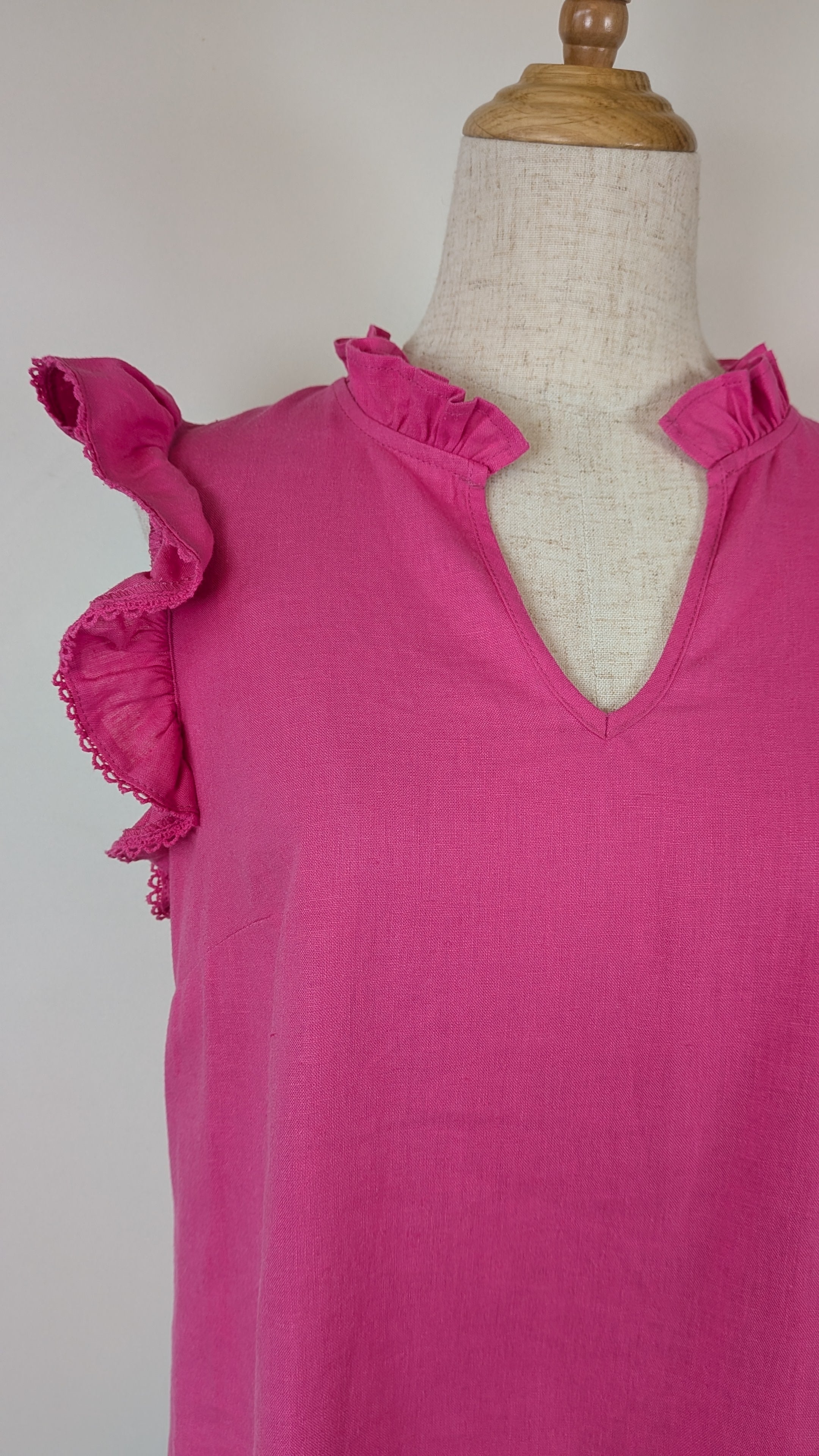 Liz Jordan Ruffle Sleeve Linen Top in Raspberry Rose Size 8 BNWT RRP $89.99