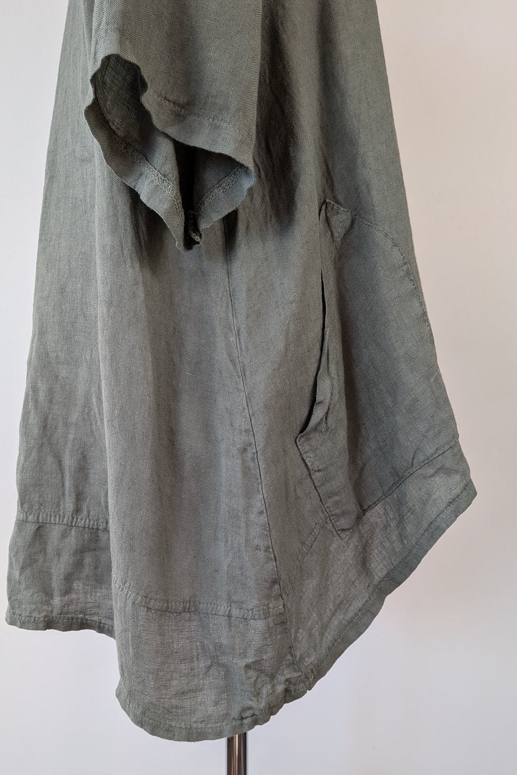Dolce Vita Italian Linen Top in Khaki One Size