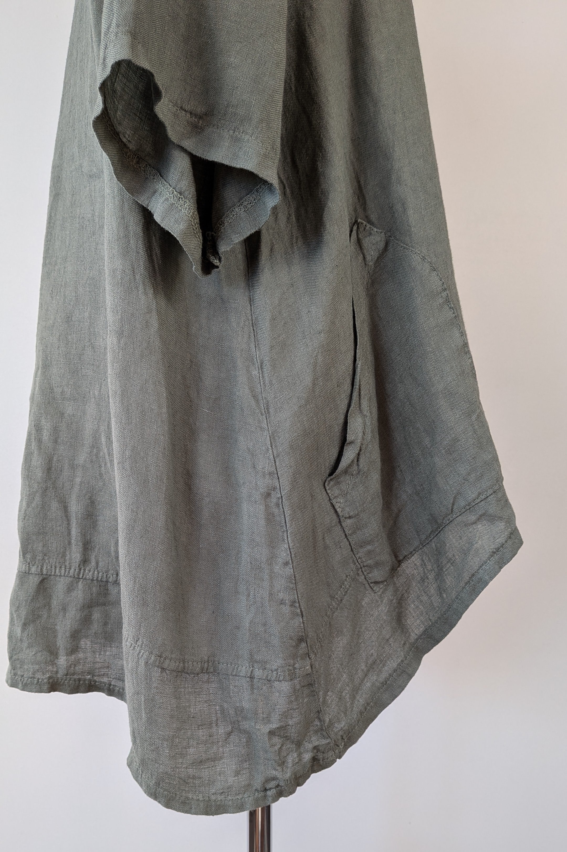 Dolce Vita Italian Linen Top in Khaki One Size