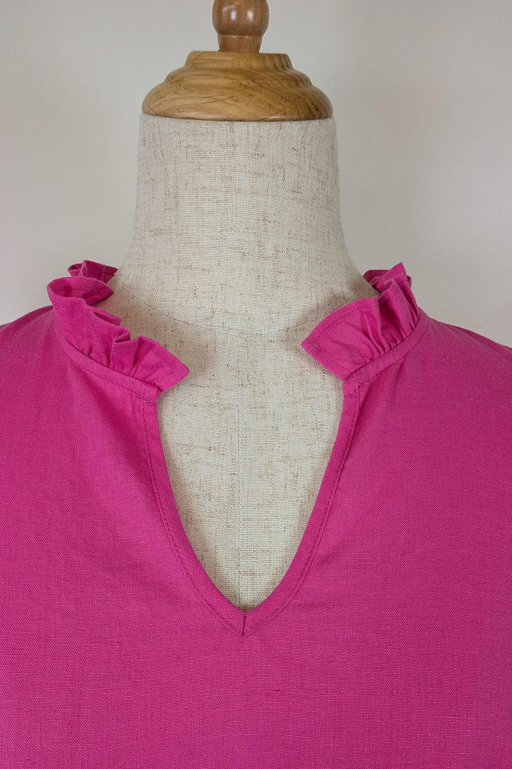Liz Jordan Ruffle Sleeve Linen Top in Raspberry Rose Size 8 BNWT RRP $89.99