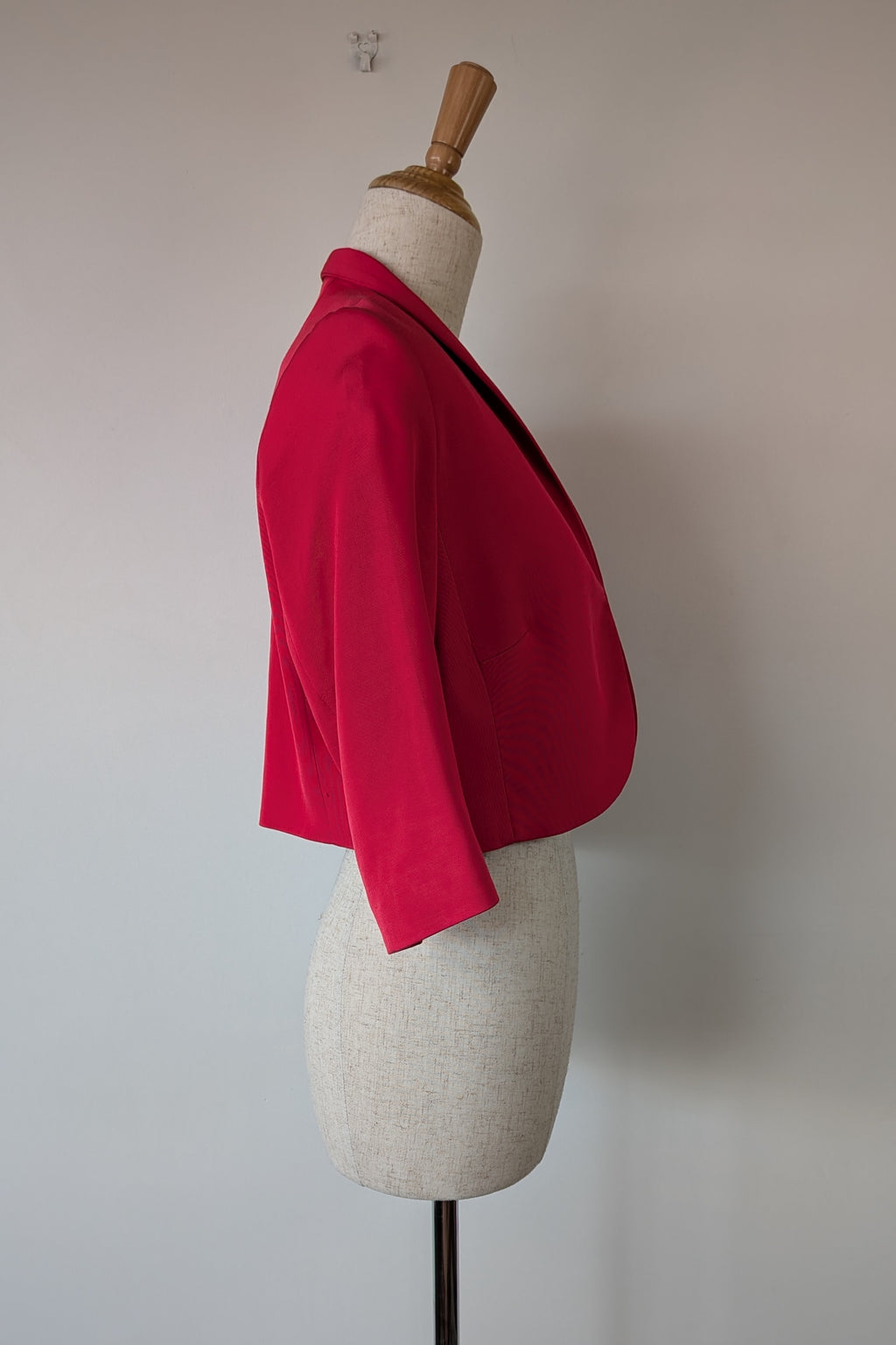 Perri Cutten Structured Cropped Blazer in Pink Size 10