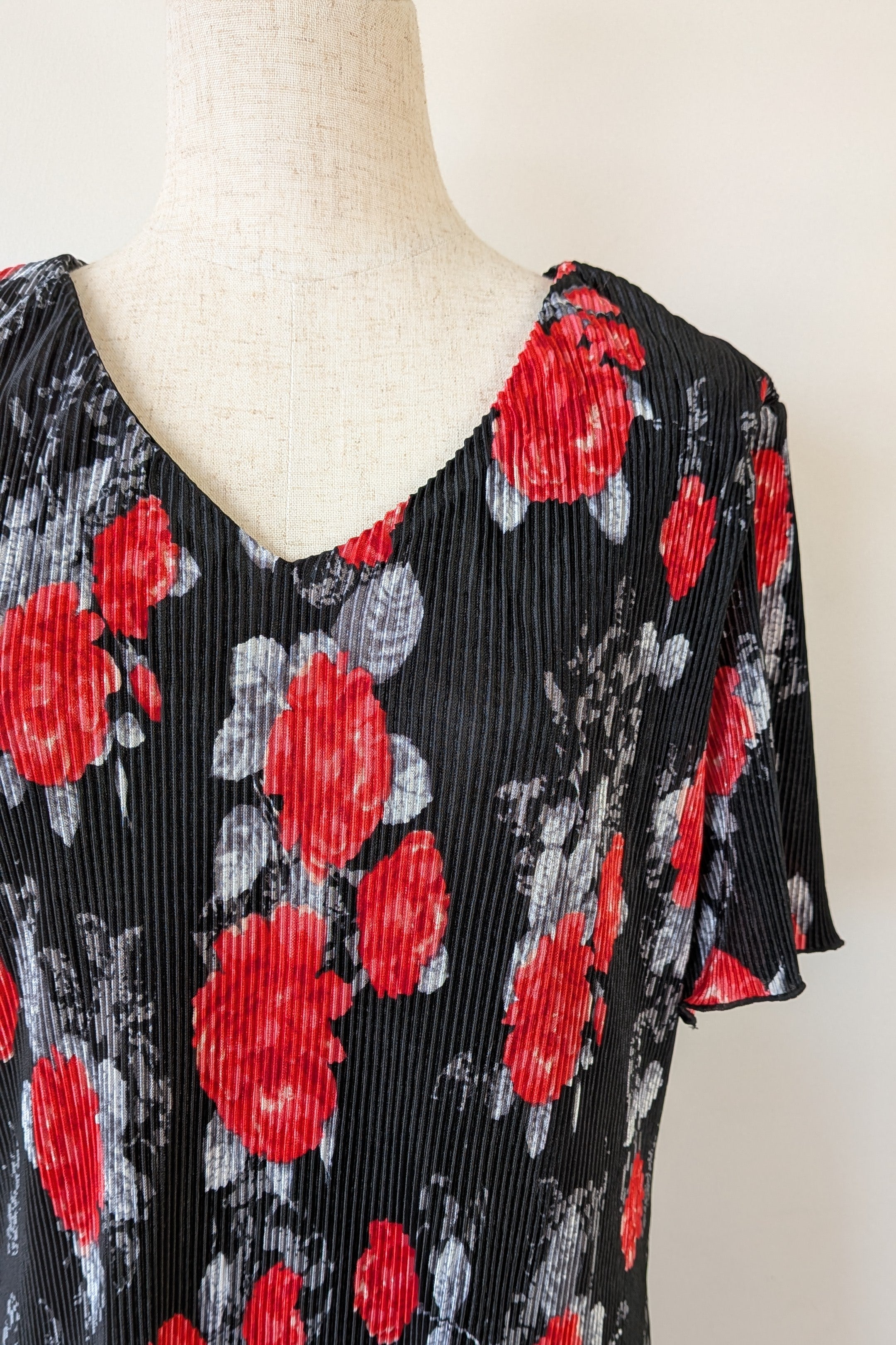 Noni B Short Sleeve Layer Crinkle Floral Dress Size 12 Brand New With Tags RRP $149.99