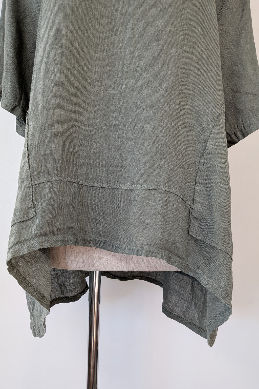 Dolce Vita Italian Linen Top in Khaki One Size
