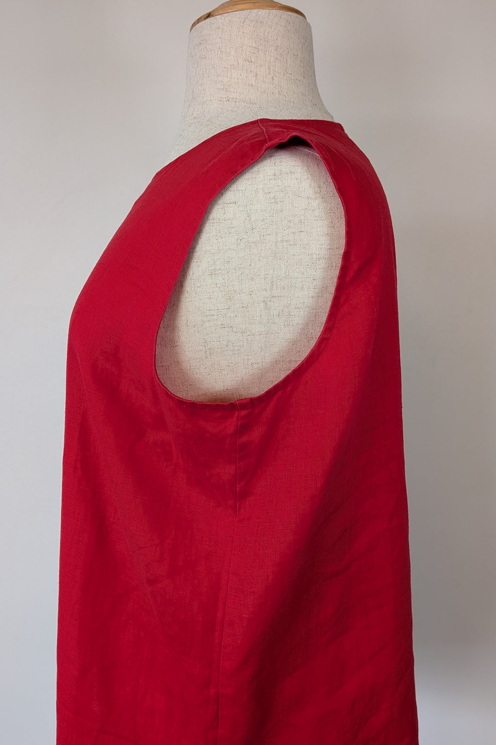 Vintage 90s Motto Red Sleeveless 100% Linen Shirt Size 16