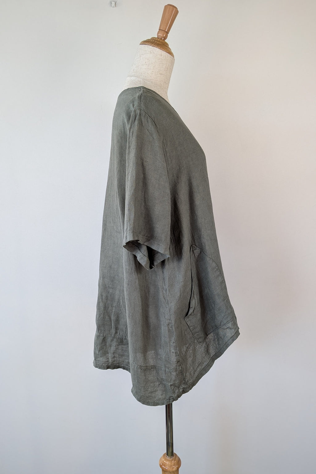 Dolce Vita Italian Linen Top in Khaki One Size